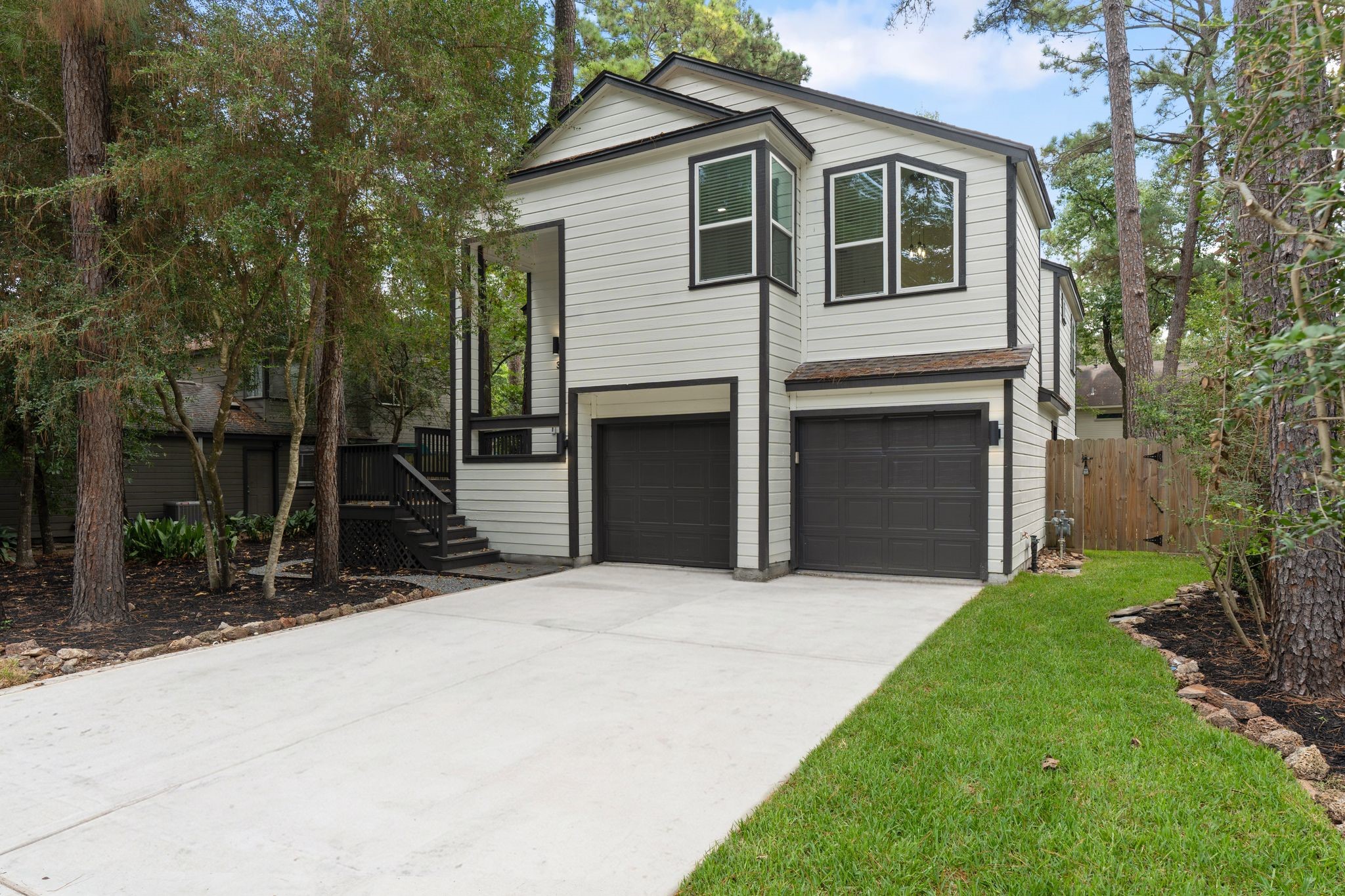30 Shallow Pond Place Property Photo 1