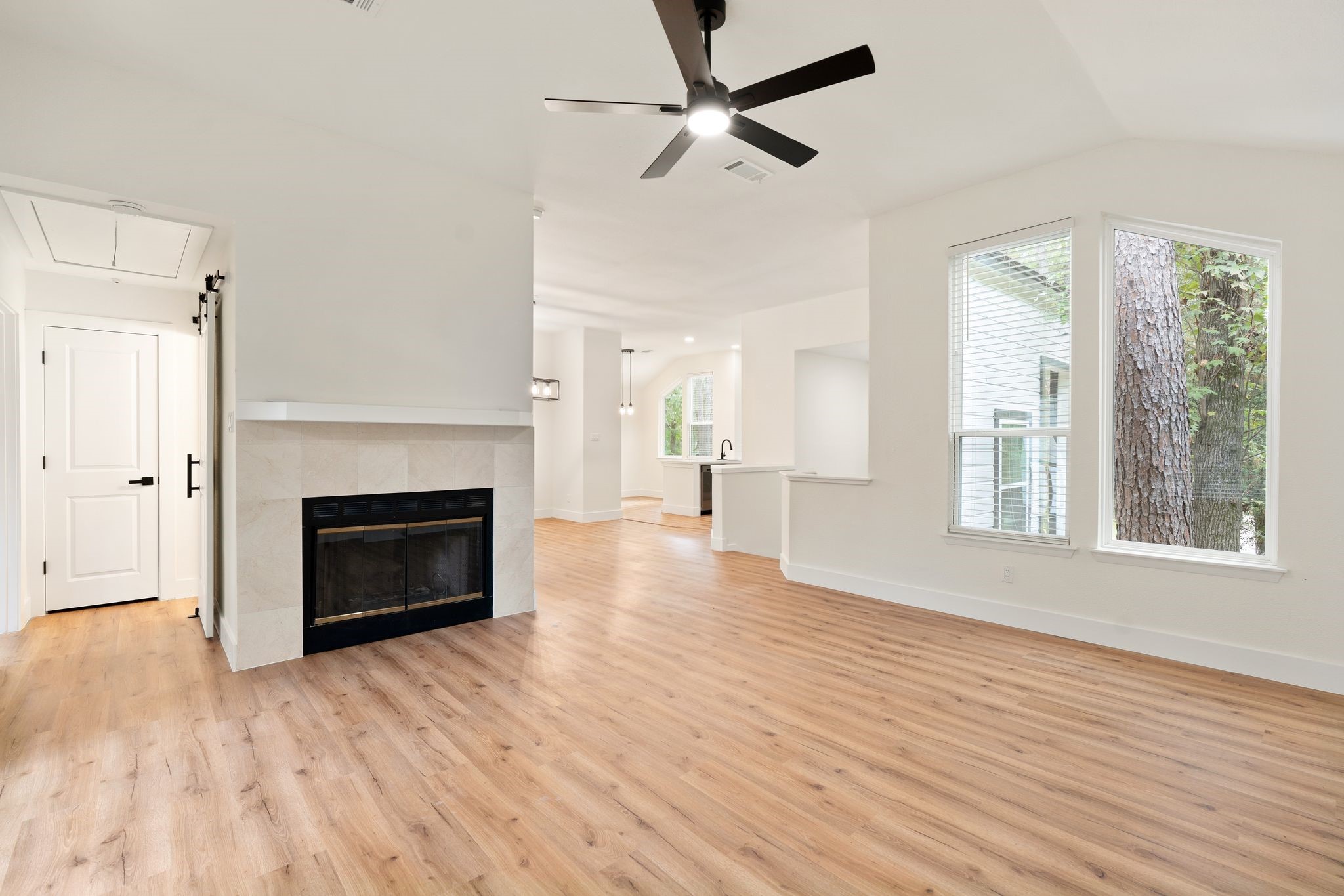 30 Shallow Pond Place Property Photo 10