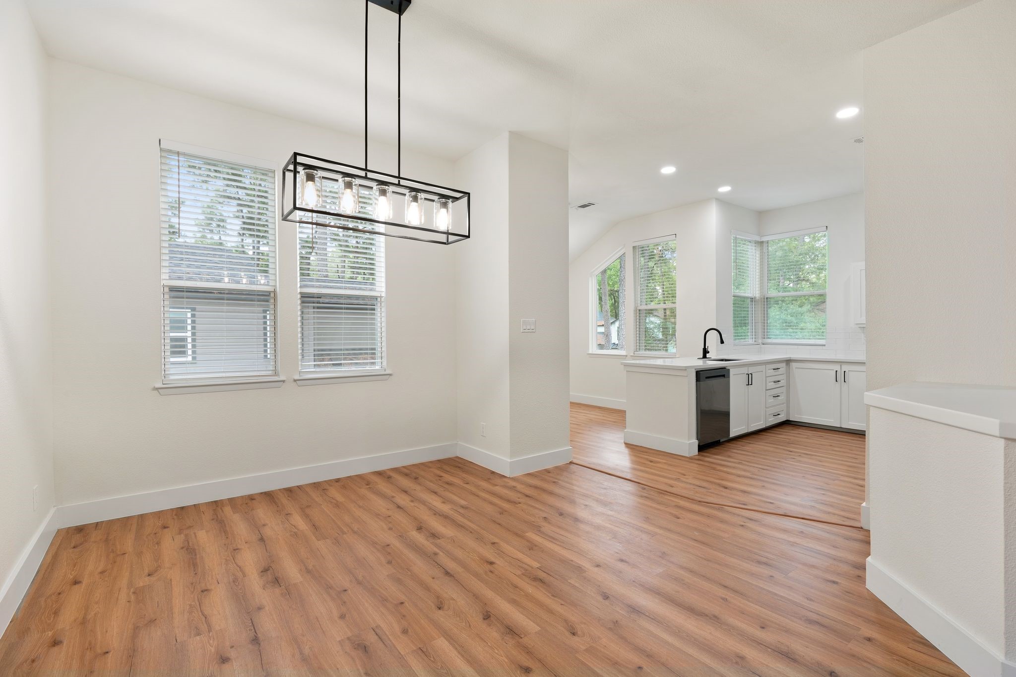 30 Shallow Pond Place Property Photo 12