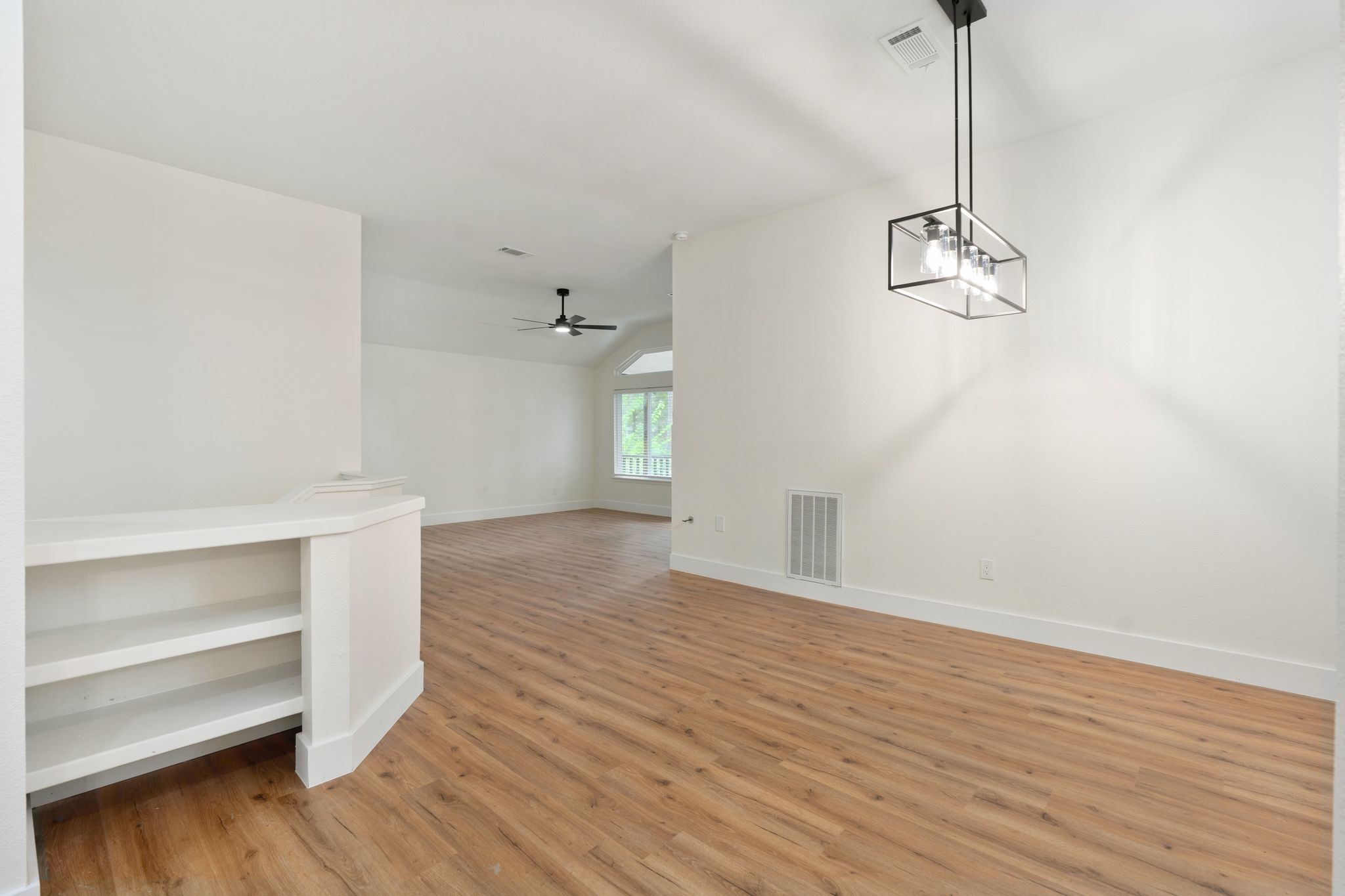 30 Shallow Pond Place Property Photo 13