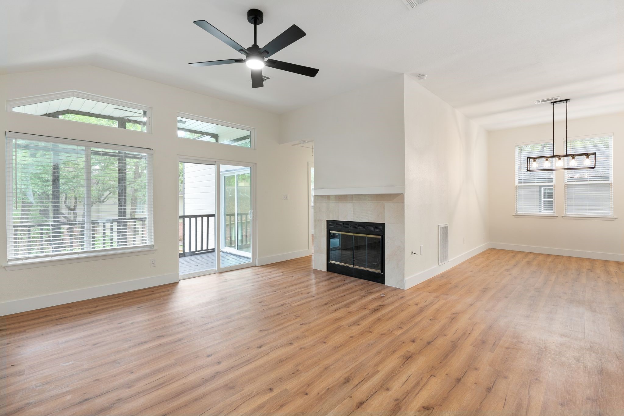 30 Shallow Pond Place Property Photo 14