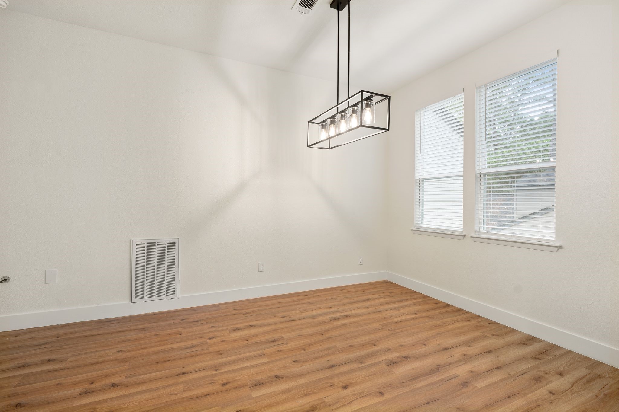 30 Shallow Pond Place Property Photo 17
