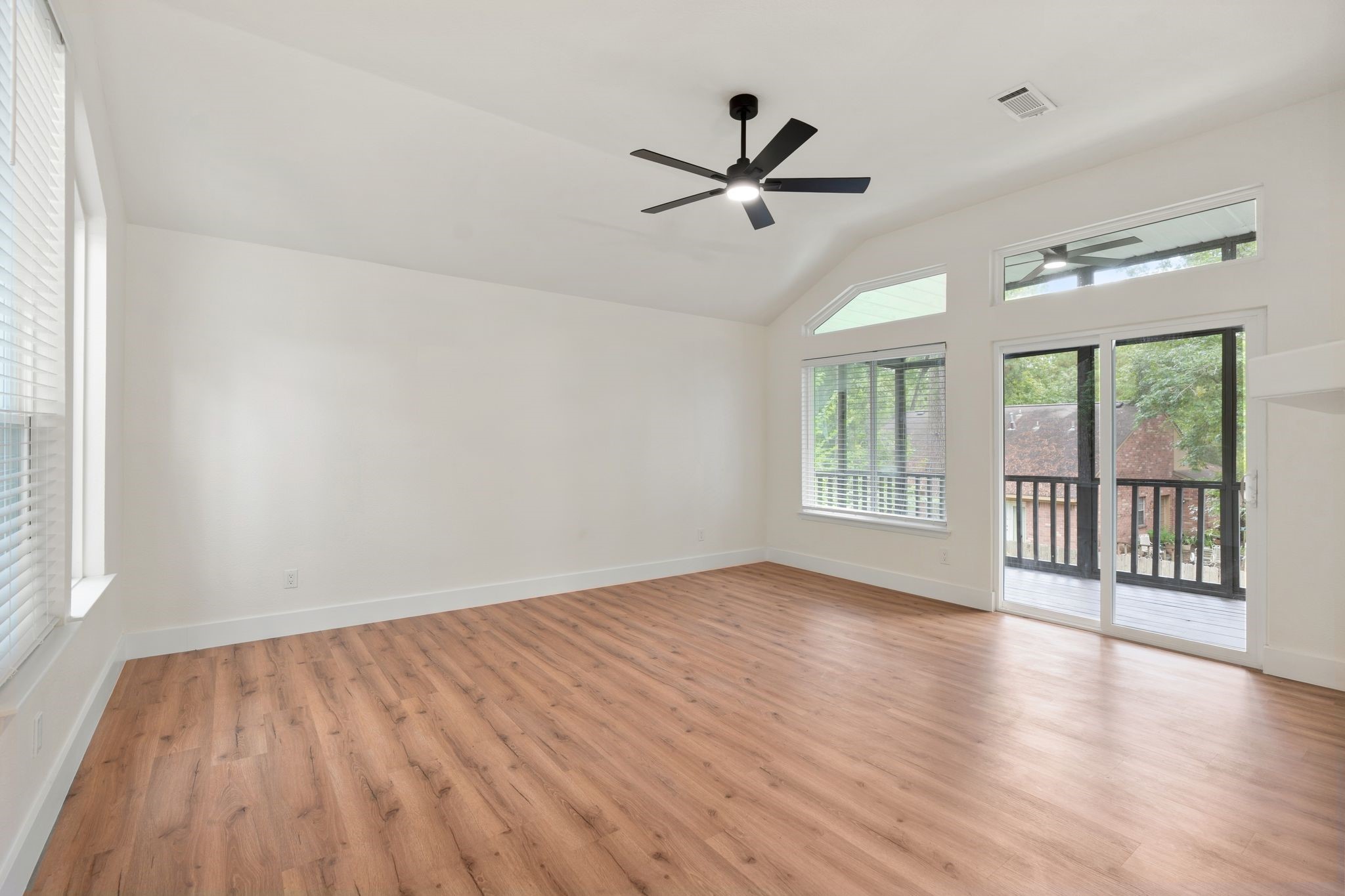 30 Shallow Pond Place Property Photo 19