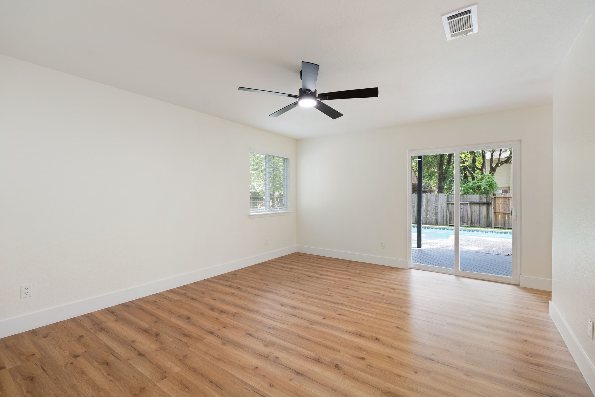 30 Shallow Pond Place Property Photo 31