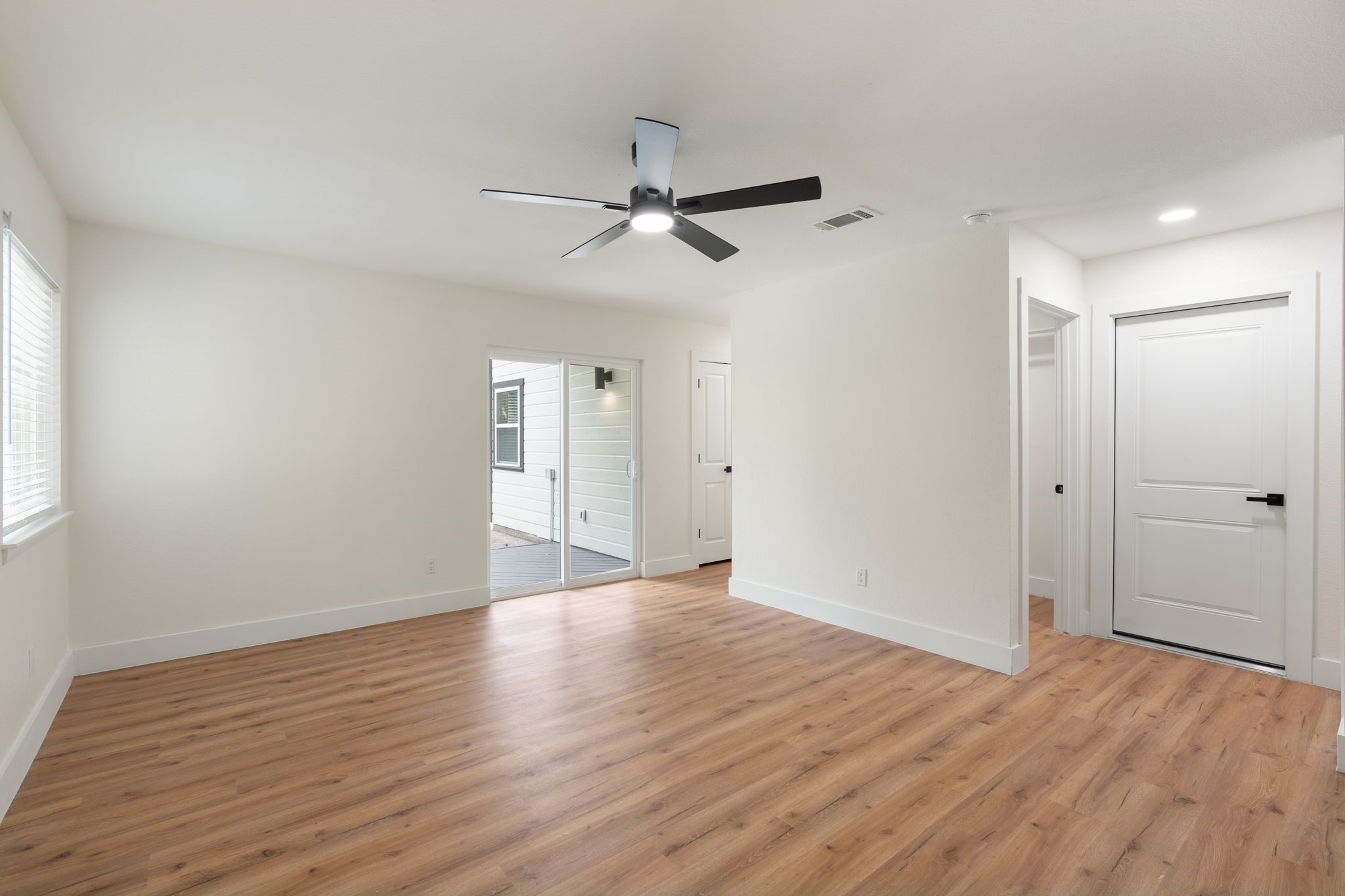 30 Shallow Pond Place Property Photo 32