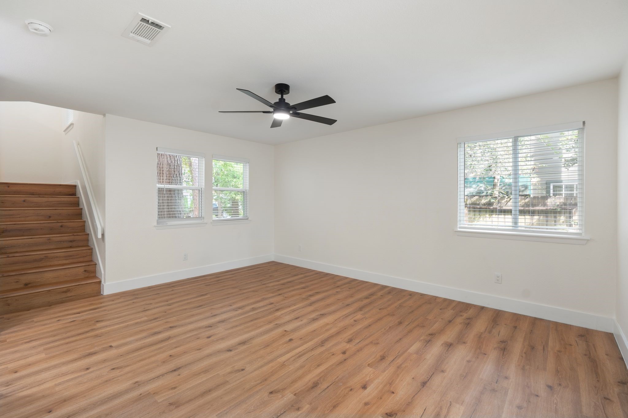30 Shallow Pond Place Property Photo 34