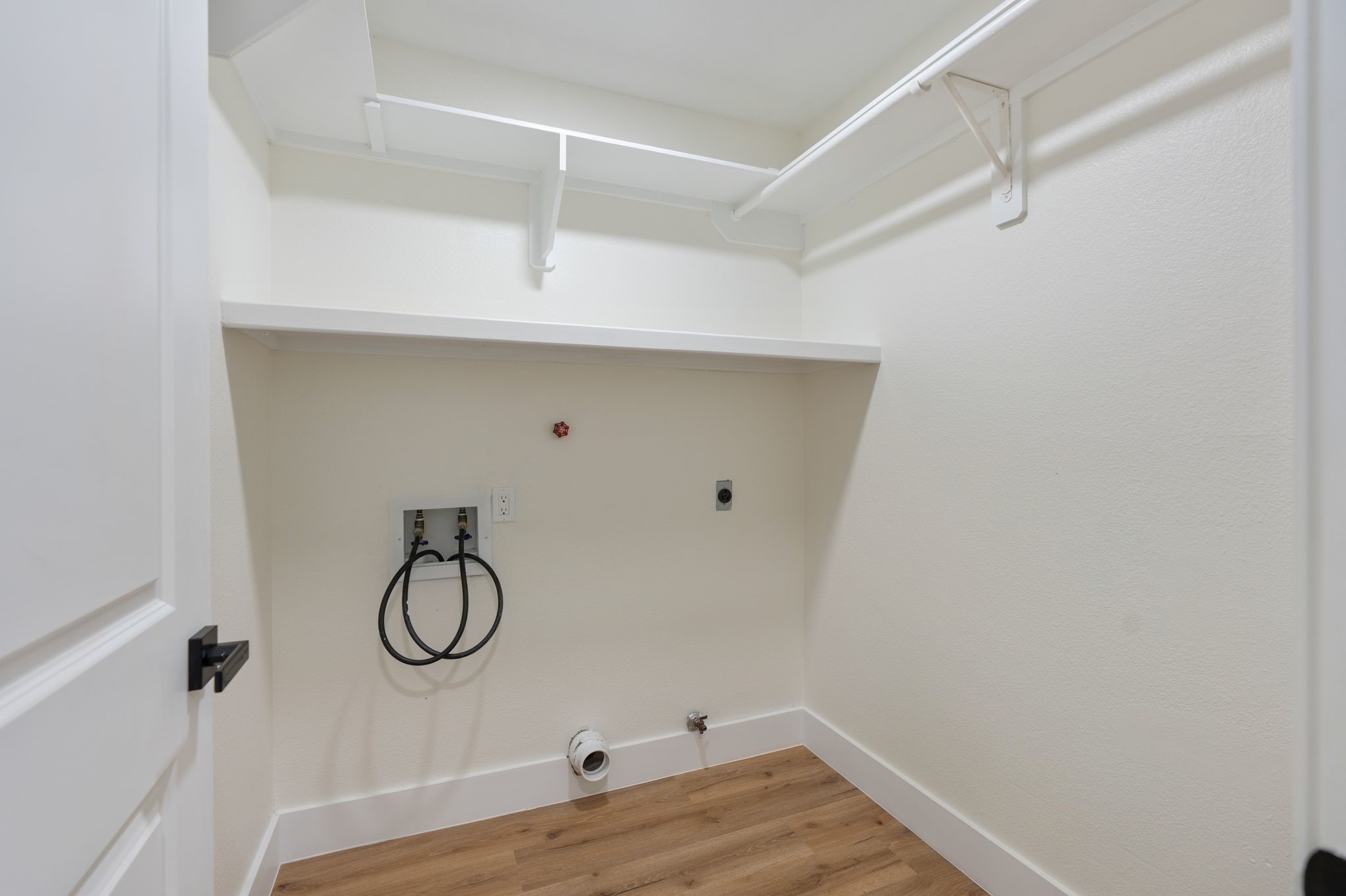 30 Shallow Pond Place Property Photo 35
