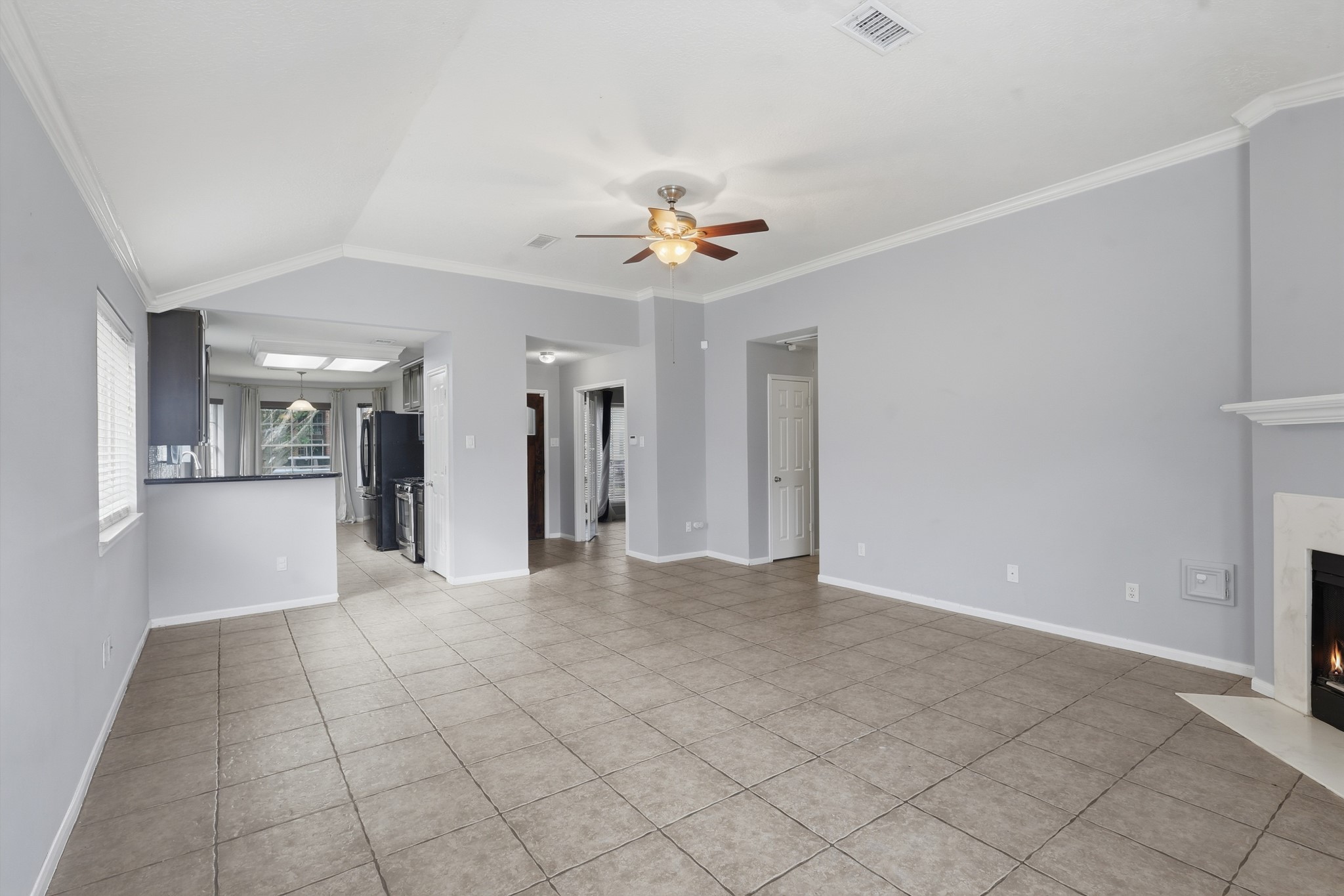 1242 Hunter Wood Drive Property Photo 5