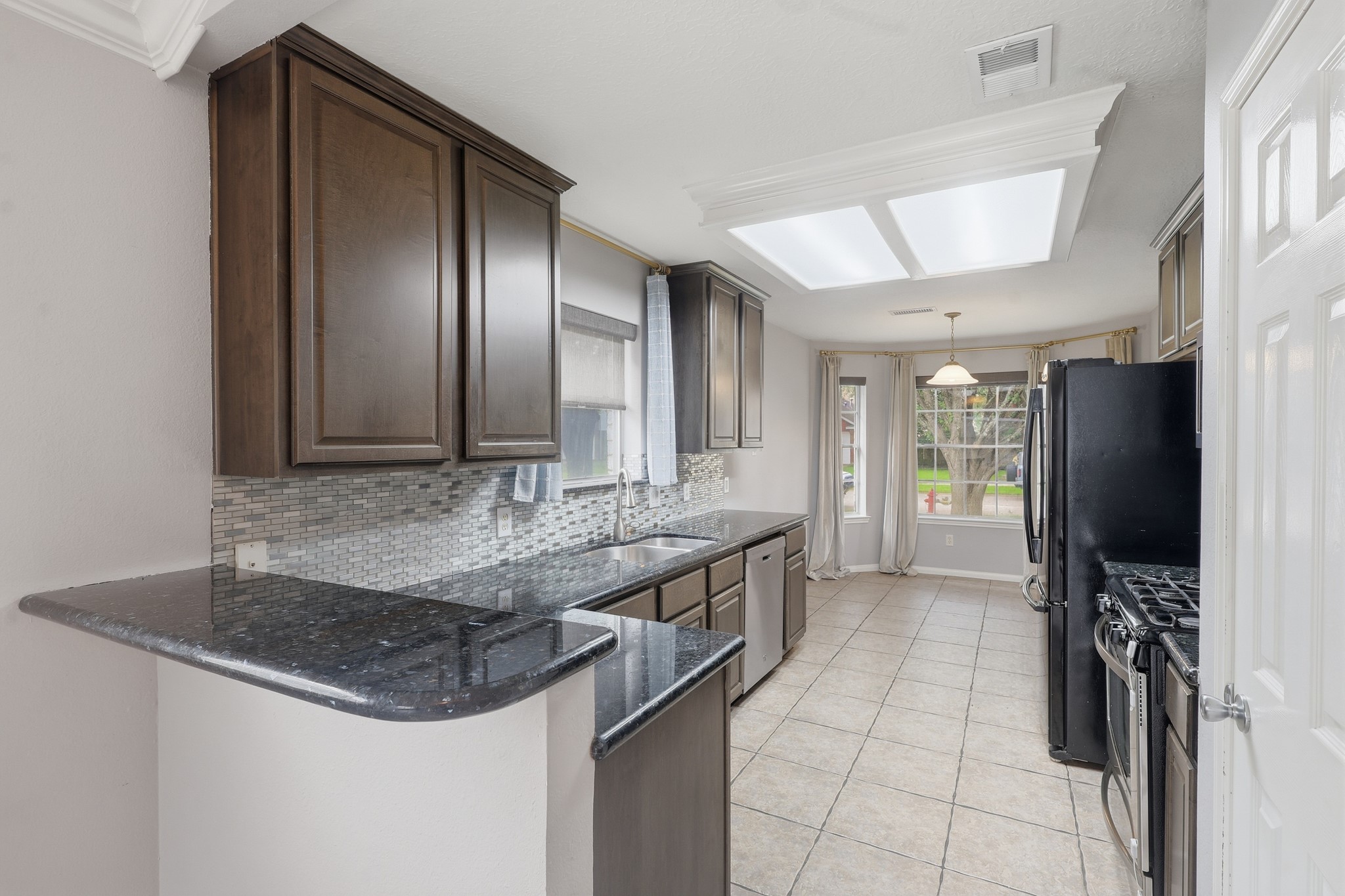 1242 Hunter Wood Drive Property Photo 6