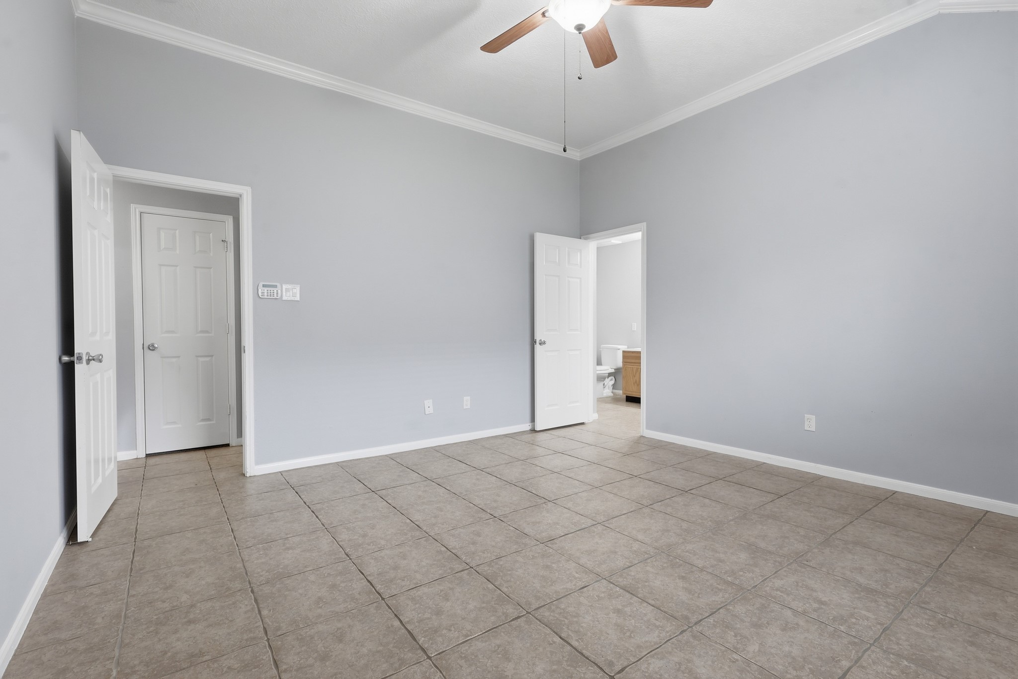 1242 Hunter Wood Drive Property Photo 15