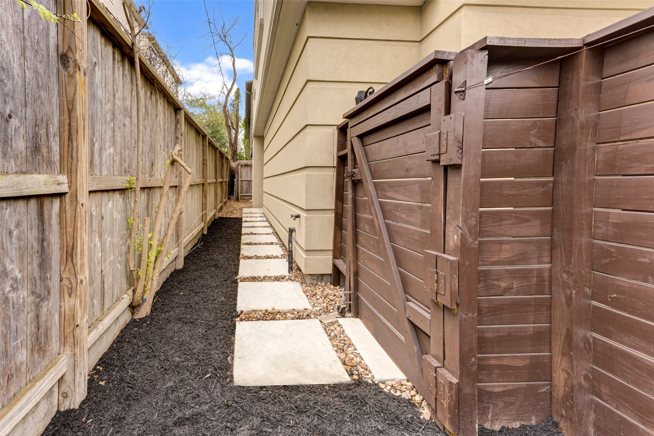 1108 Fowler Street Property Photo 6