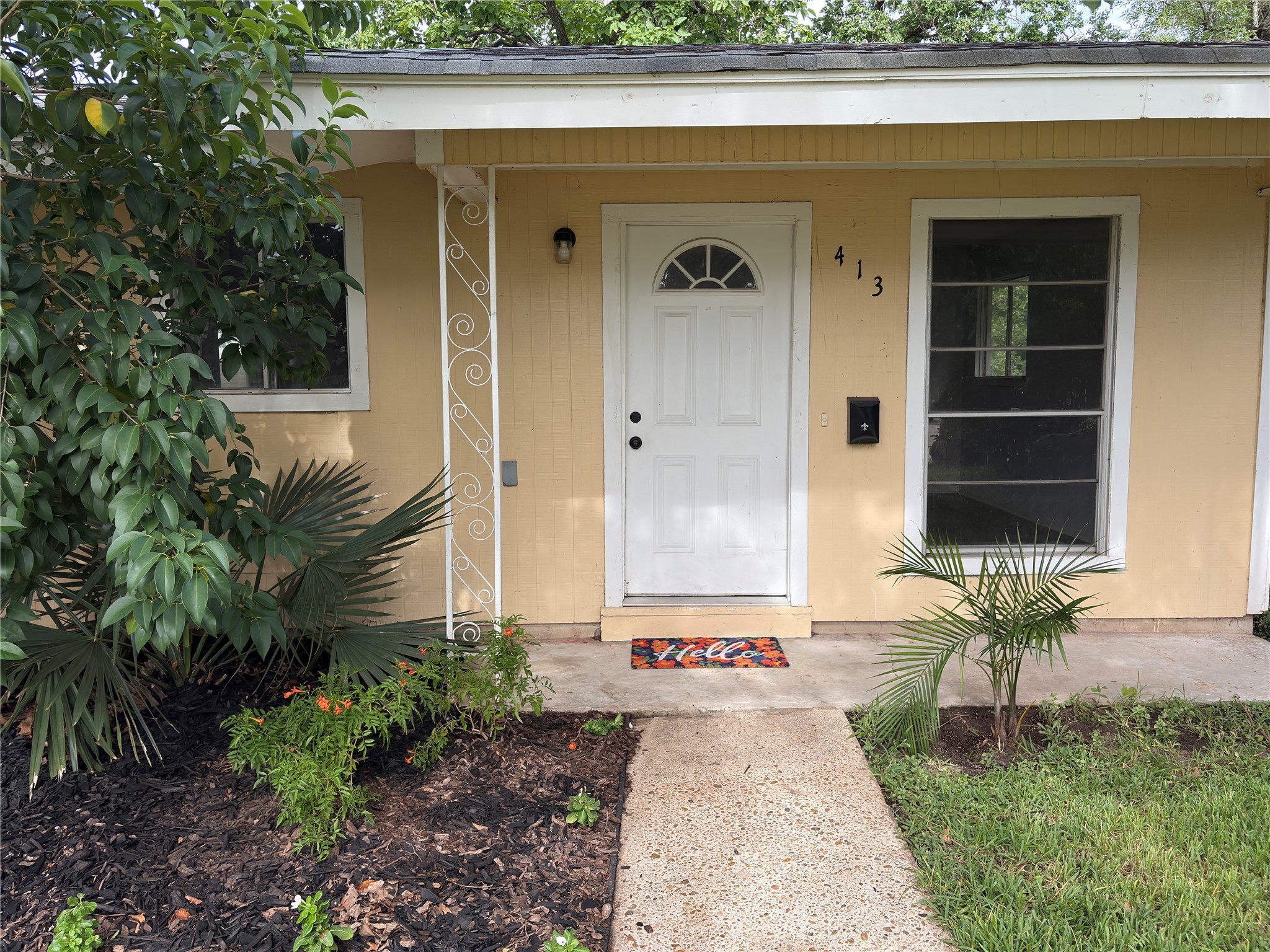 413 Betty Road Property Photo 2