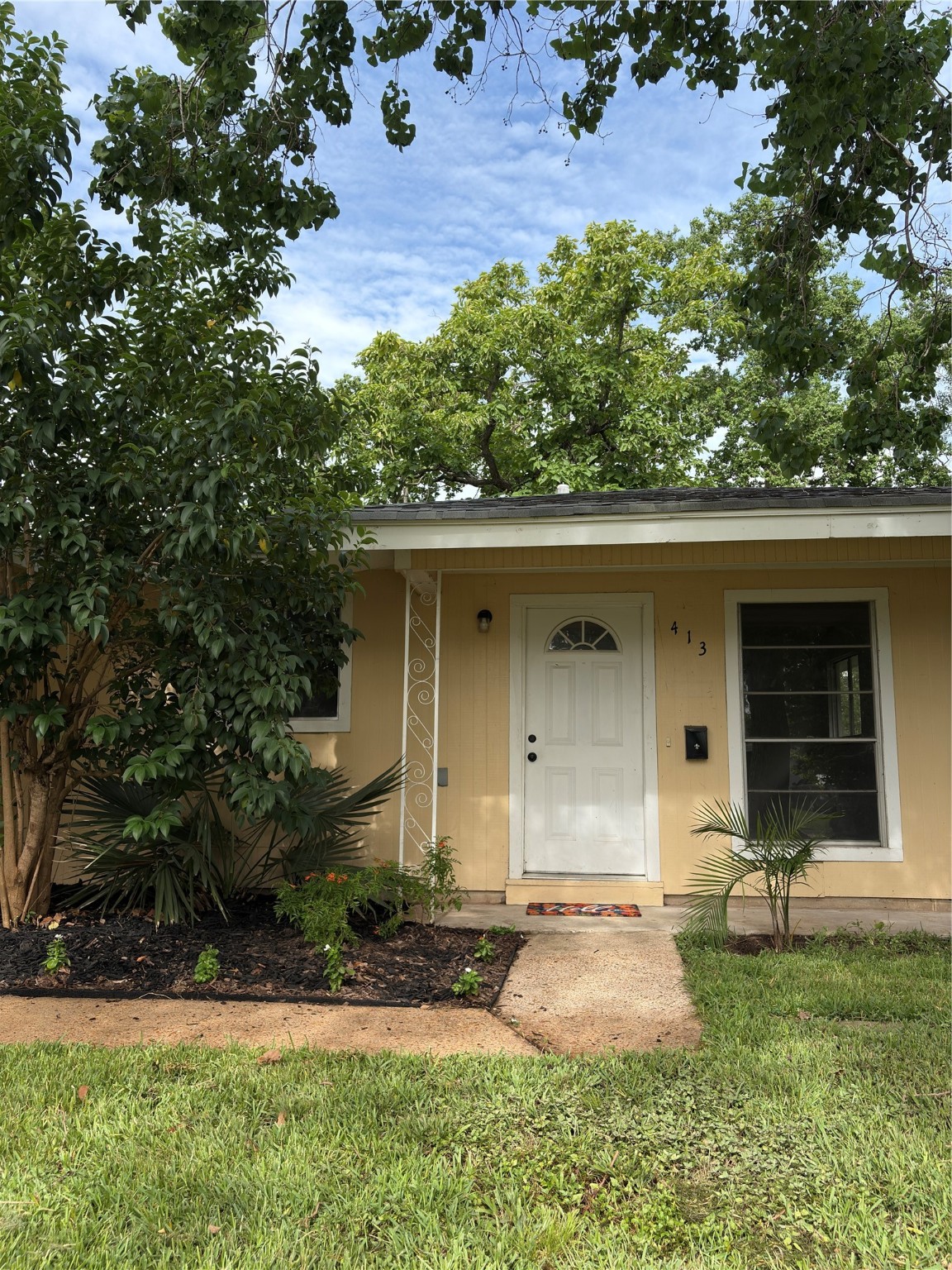 413 Betty Road Property Photo 4