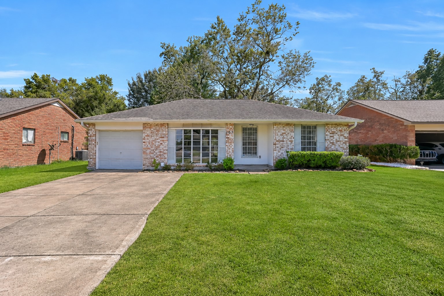 107 Stratmore Drive Property Photo 1