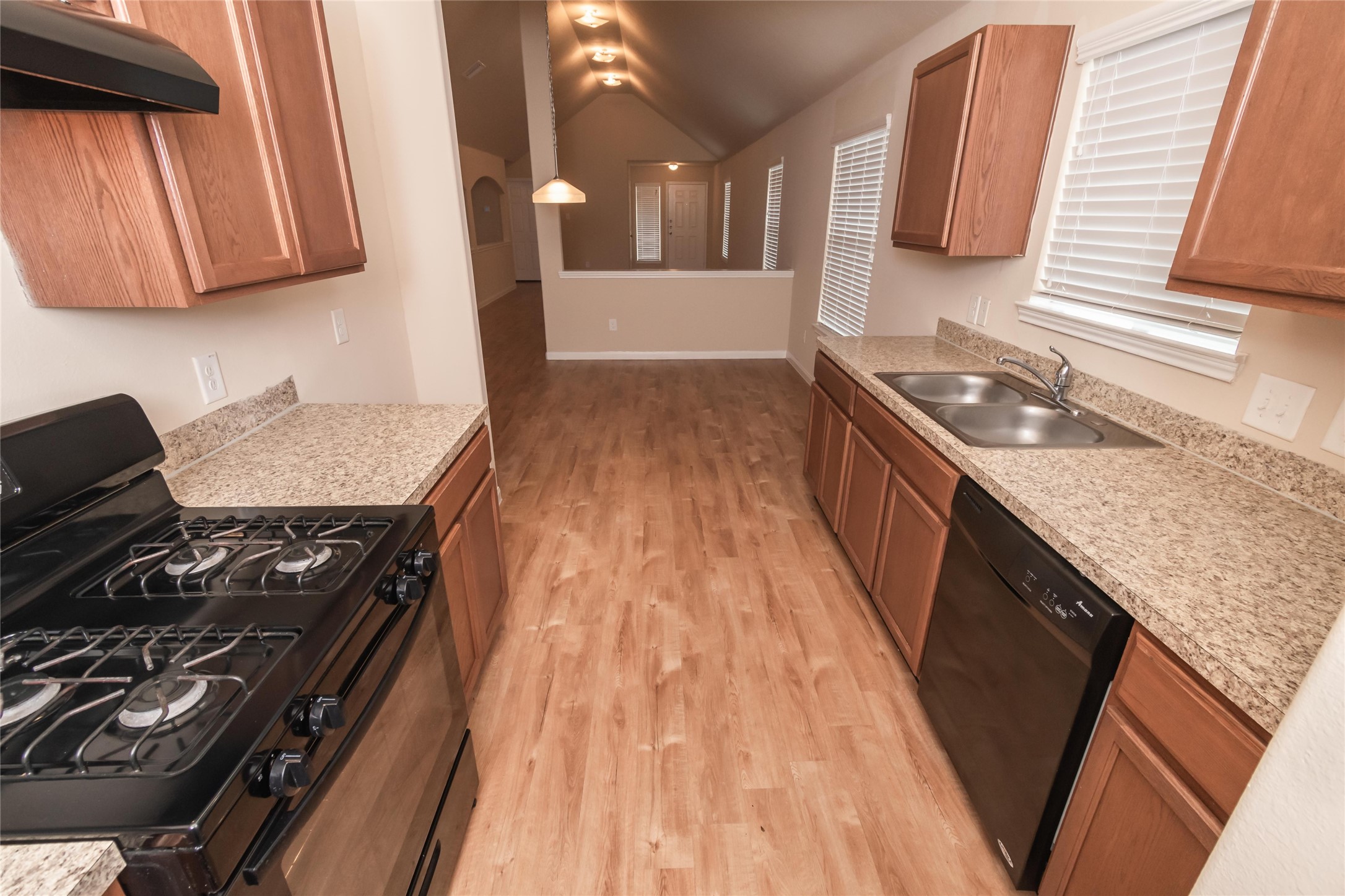 2410 W Werrington Way Property Photo 4
