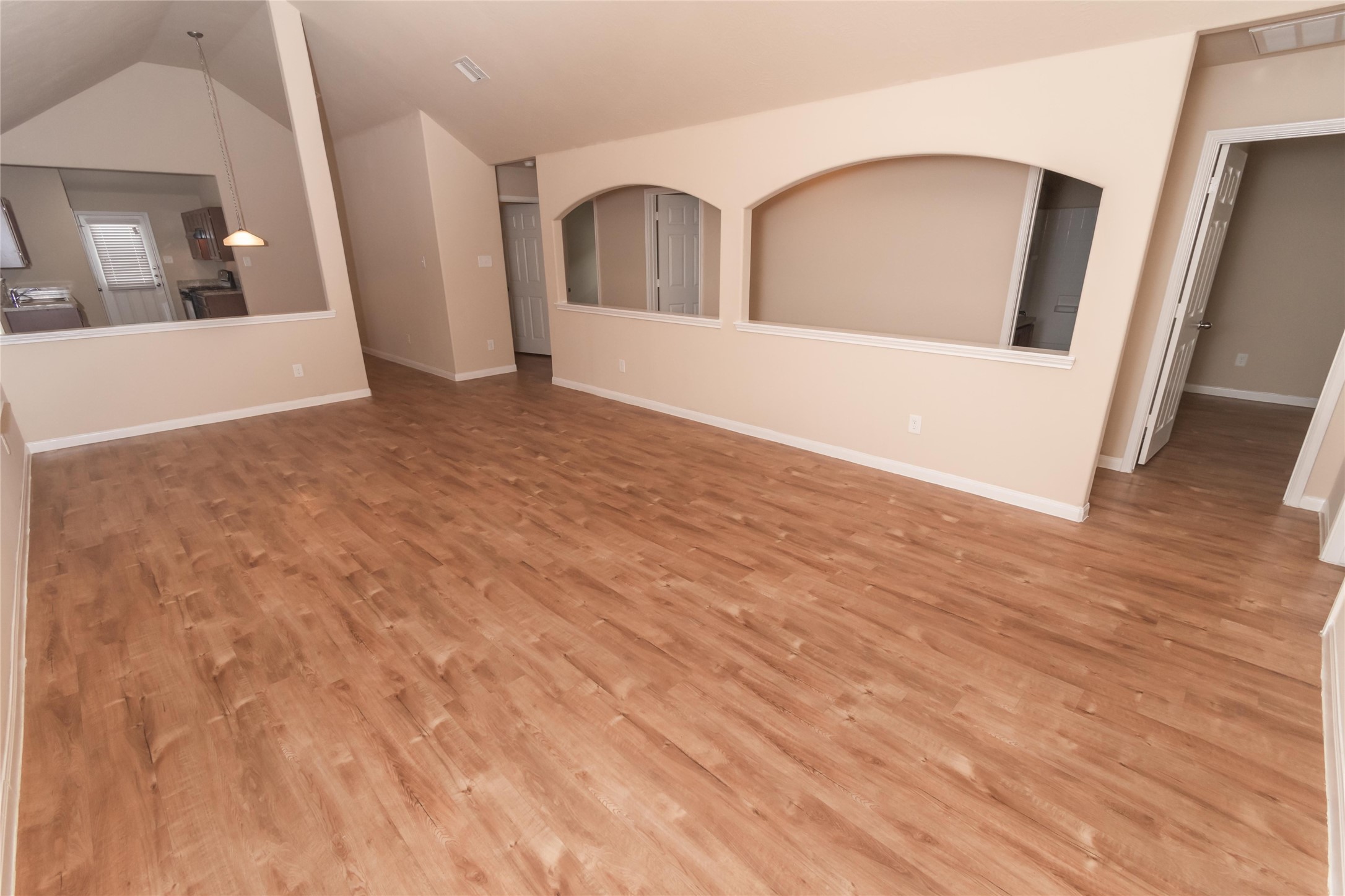 2410 W Werrington Way Property Photo 5