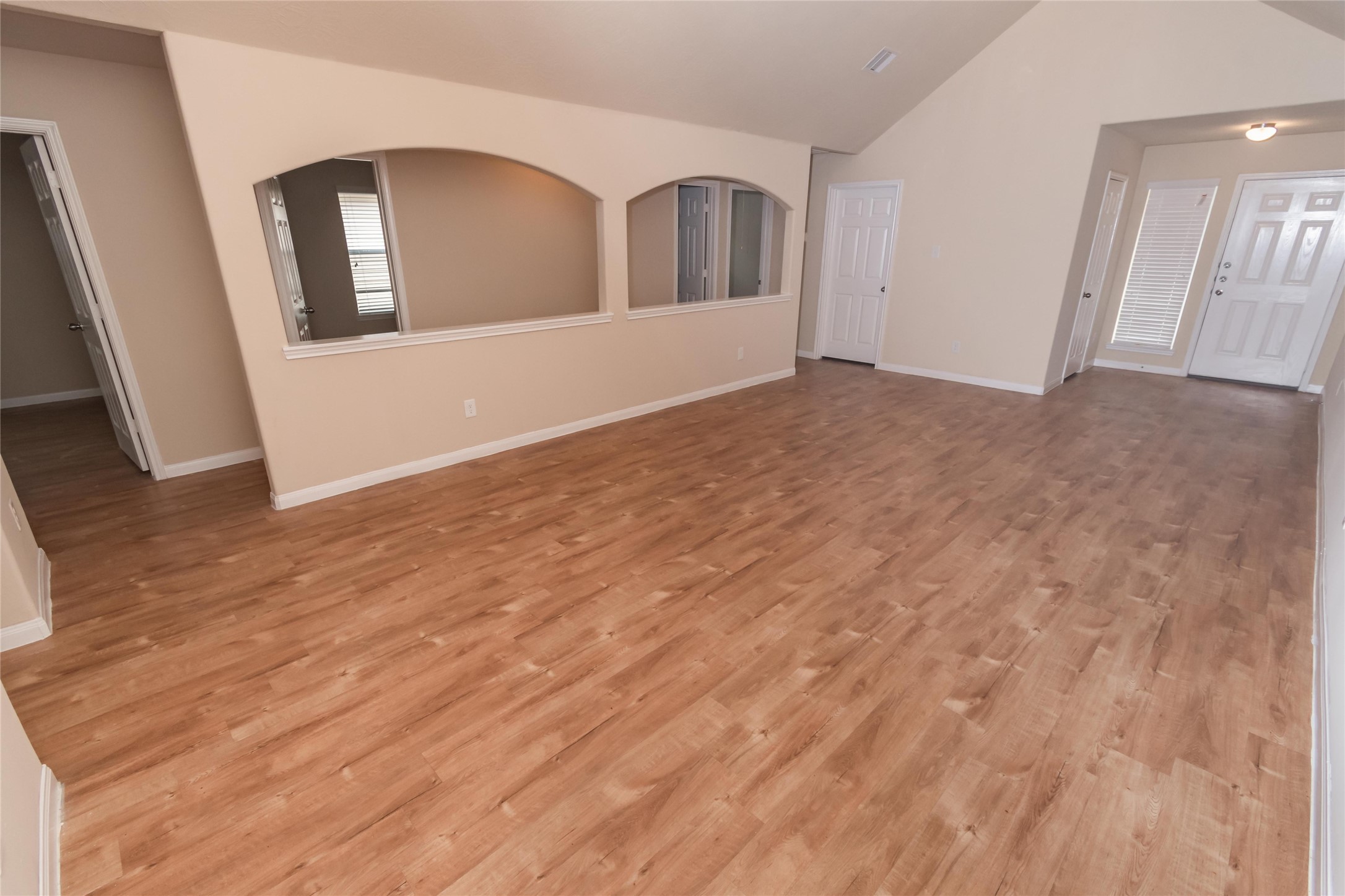 2410 W Werrington Way Property Photo 7