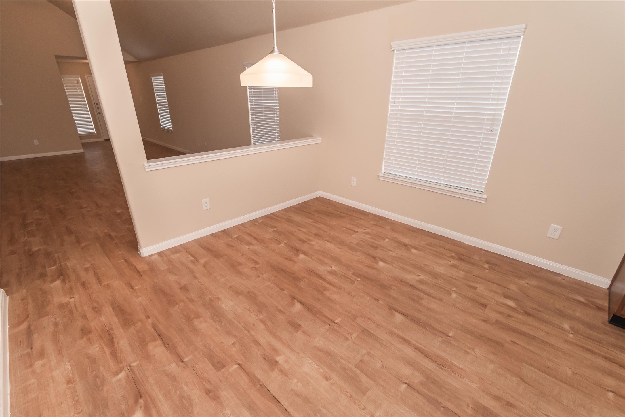 2410 W Werrington Way Property Photo 8