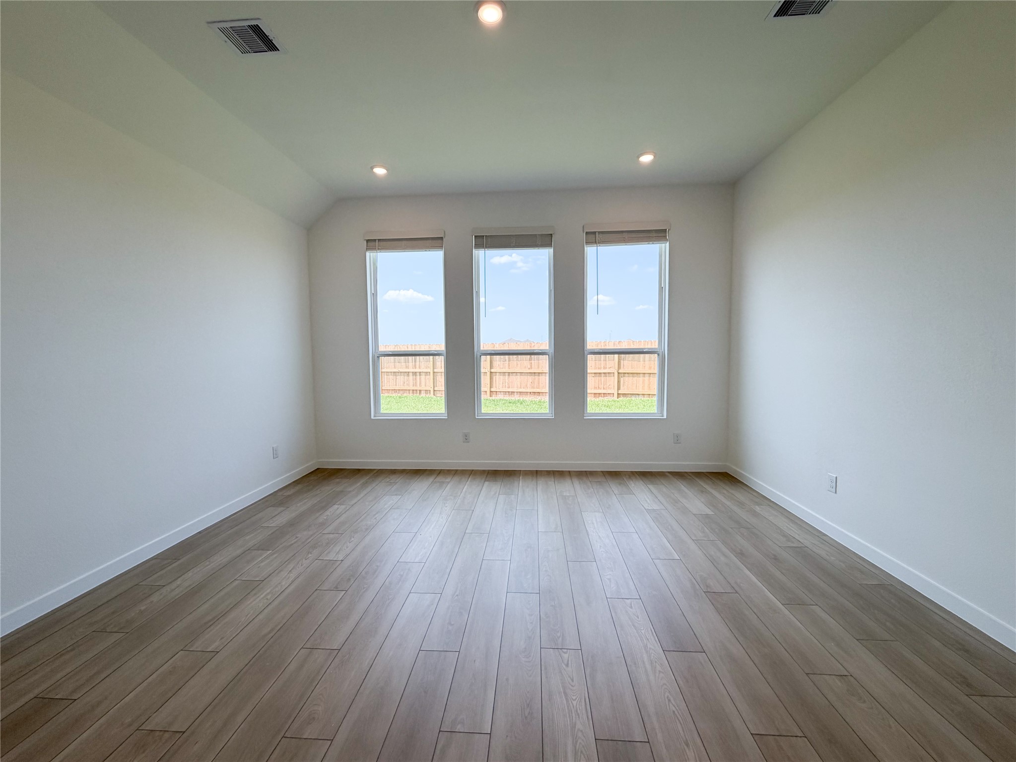 2503 Pine Bluff Drive Property Photo 6