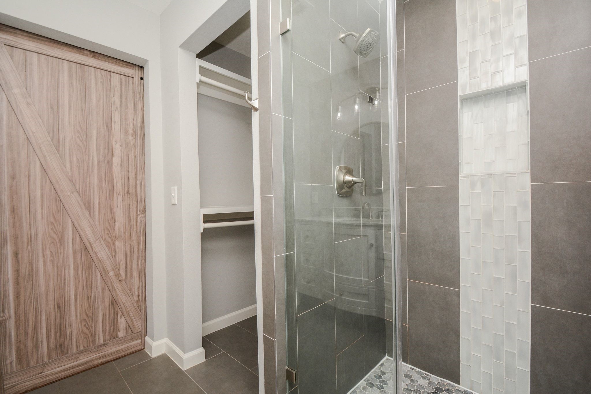 7926 Ridgeview Drive Property Photo 14