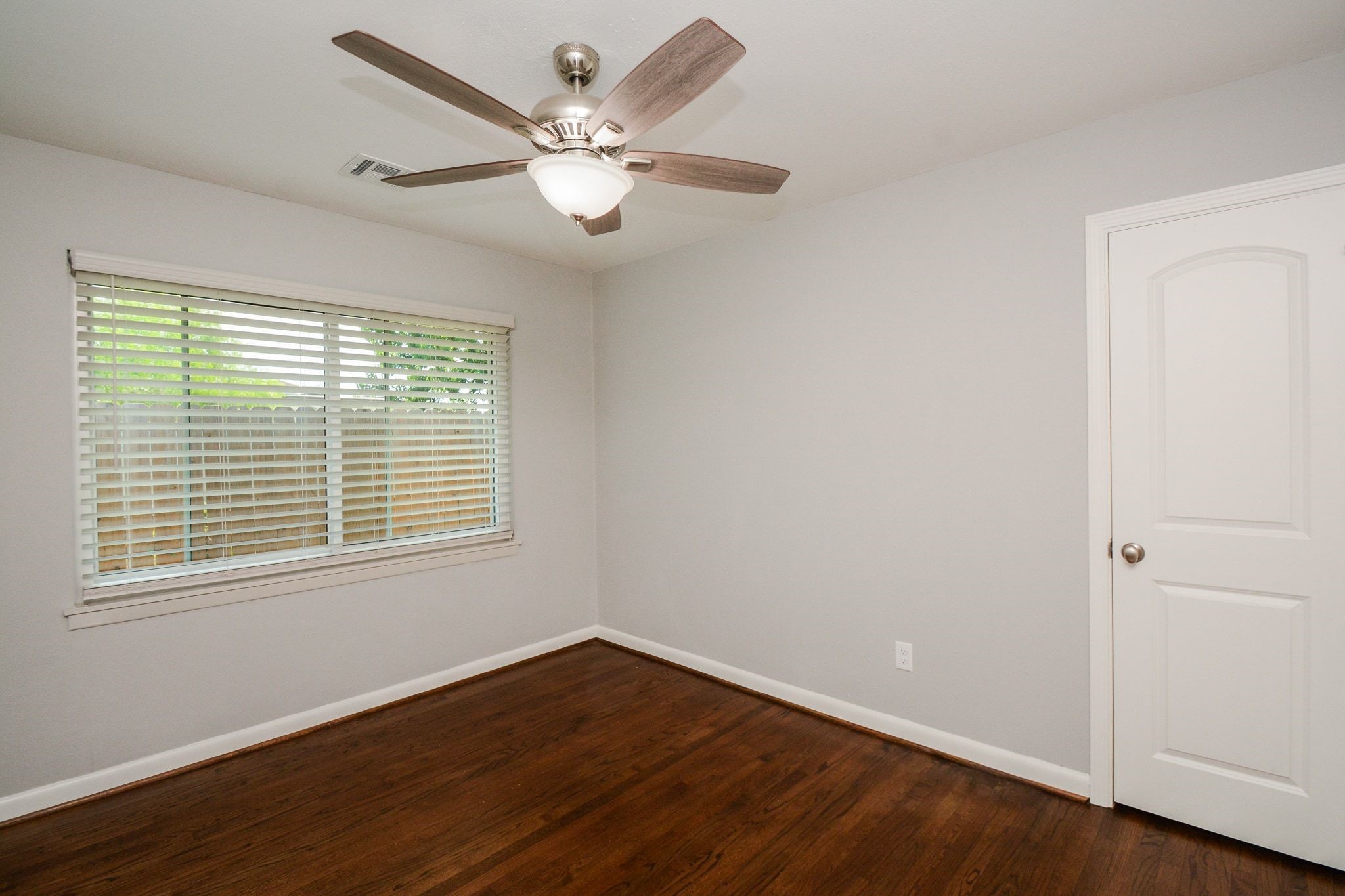 7926 Ridgeview Drive Property Photo 17