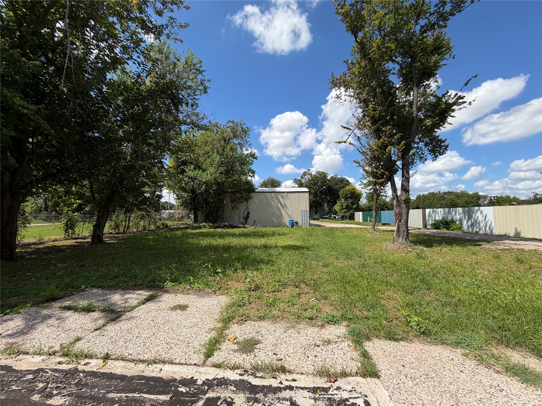 13533 Luthe Road Property Photo 10