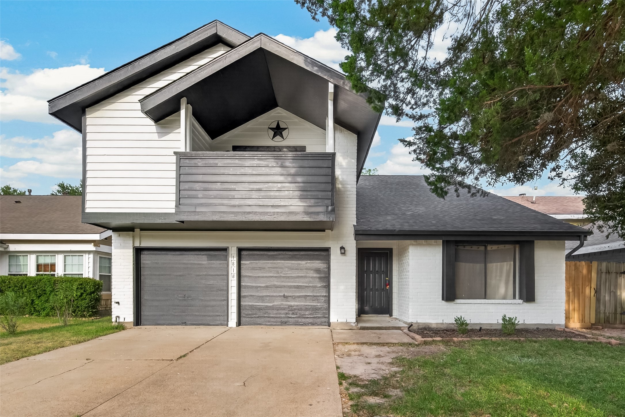1818 Foxlake Drive Property Photo