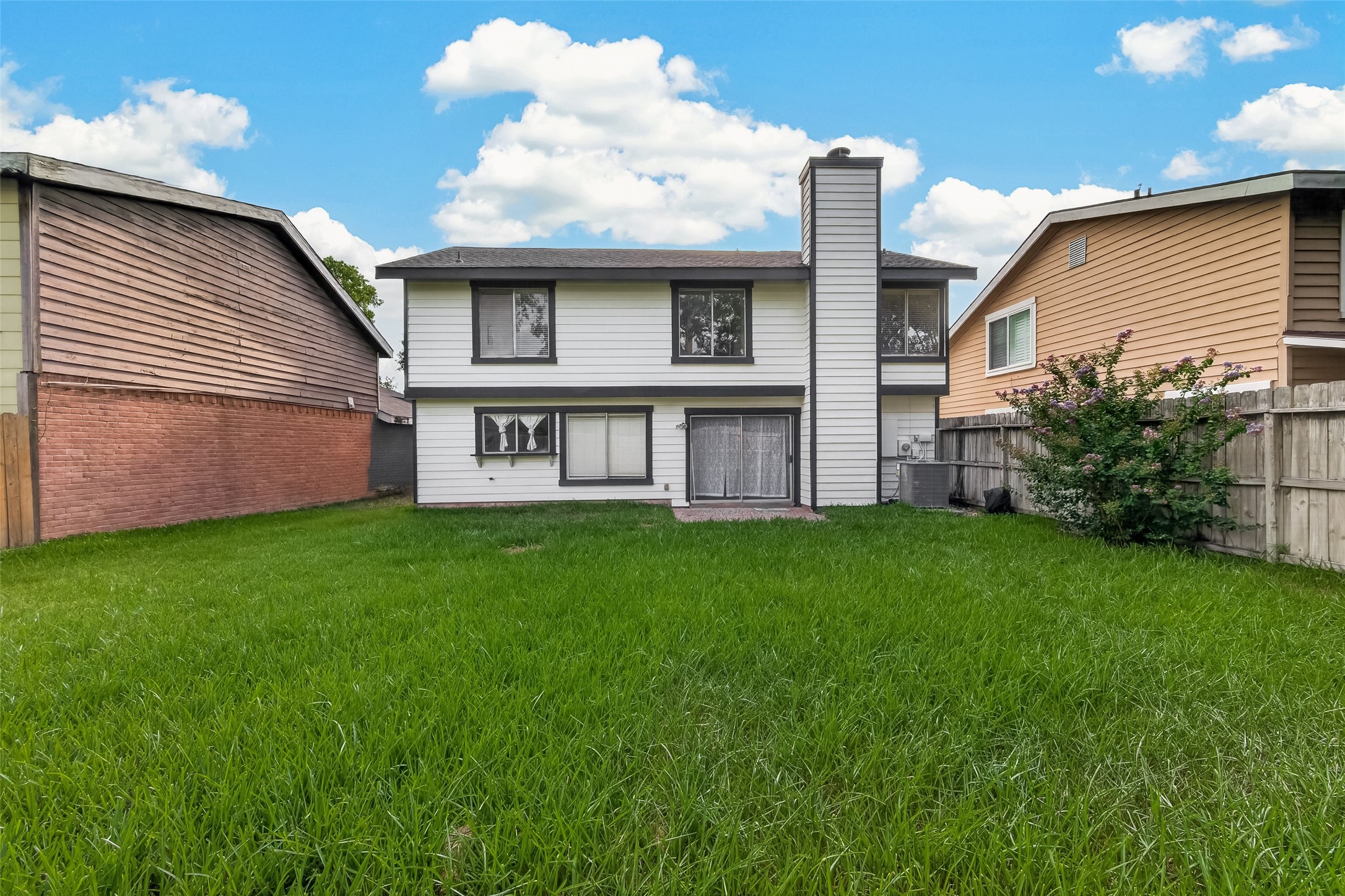 1818 Foxlake Drive Property Photo 31
