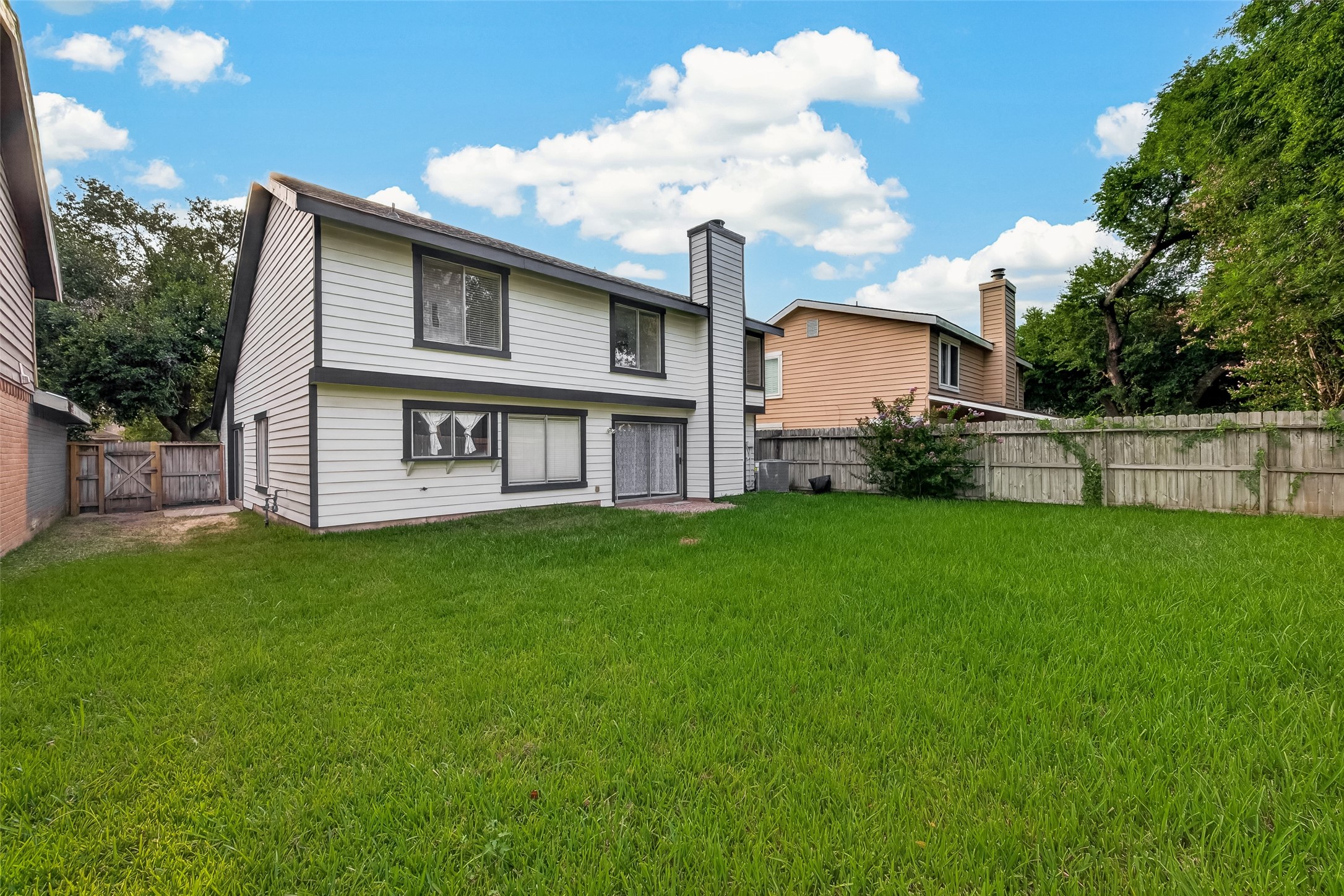 1818 Foxlake Drive Property Photo 32
