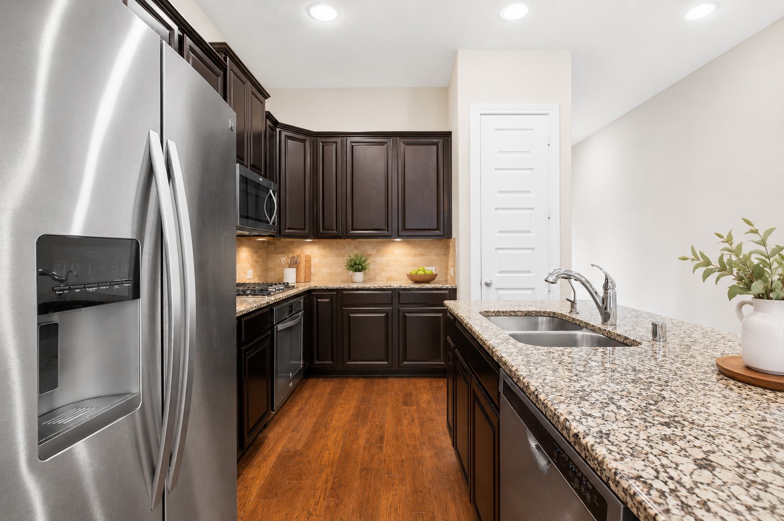 22503 Miramar Bend Drive Property Photo 10