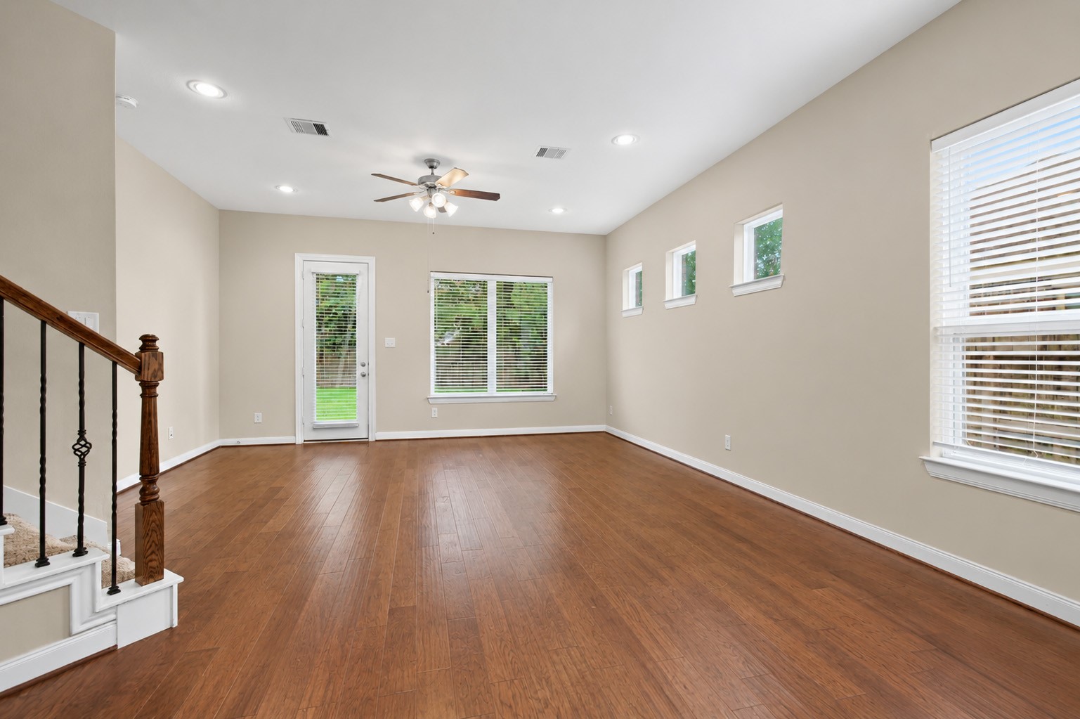 22503 Miramar Bend Drive Property Photo 11