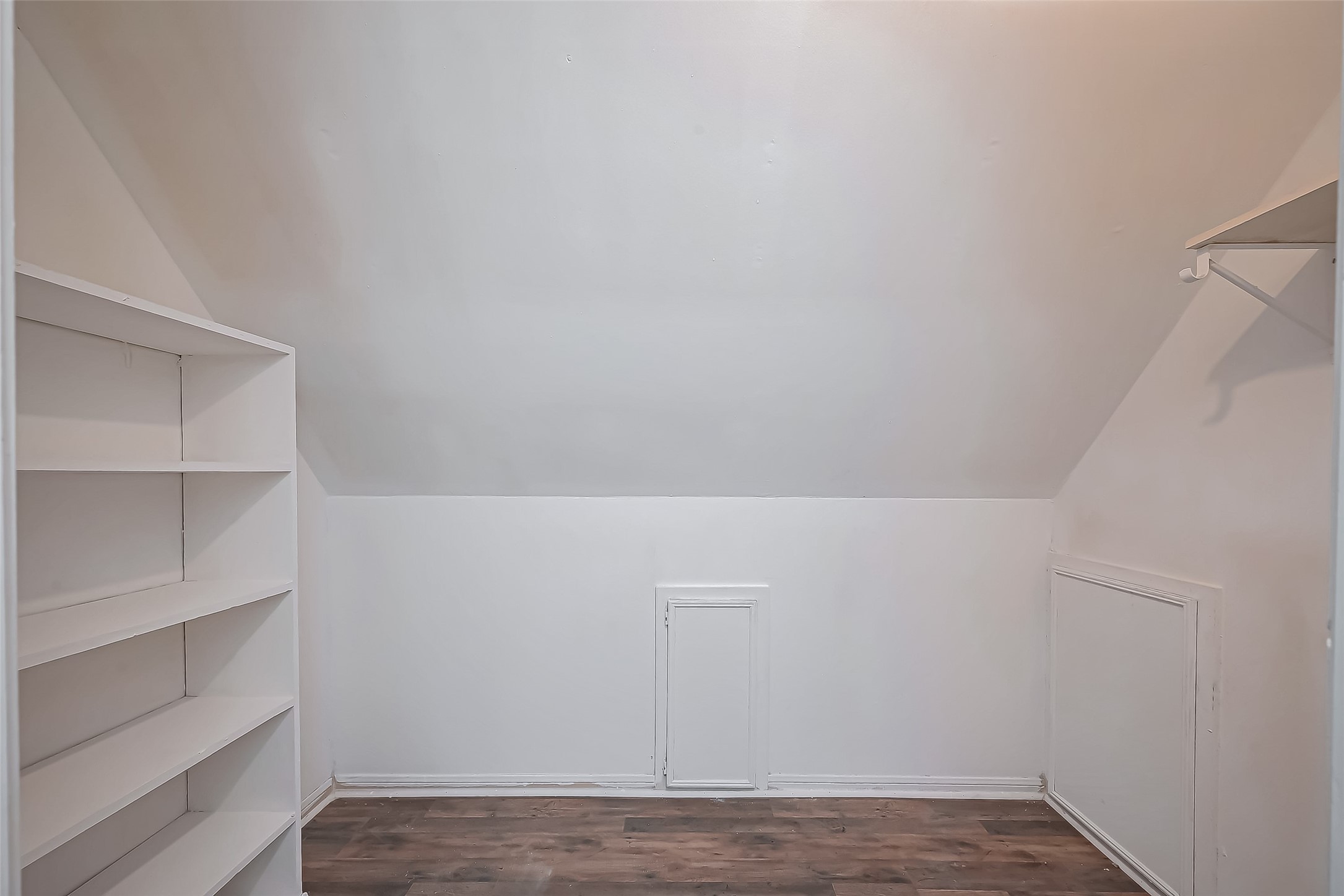 811 Loire Lane Property Photo 33