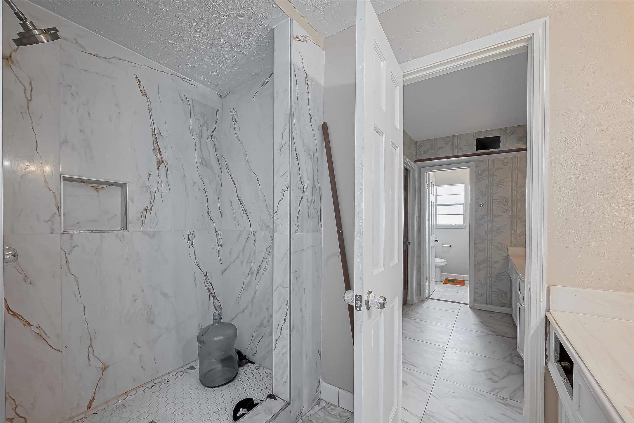 811 Loire Lane Property Photo 38