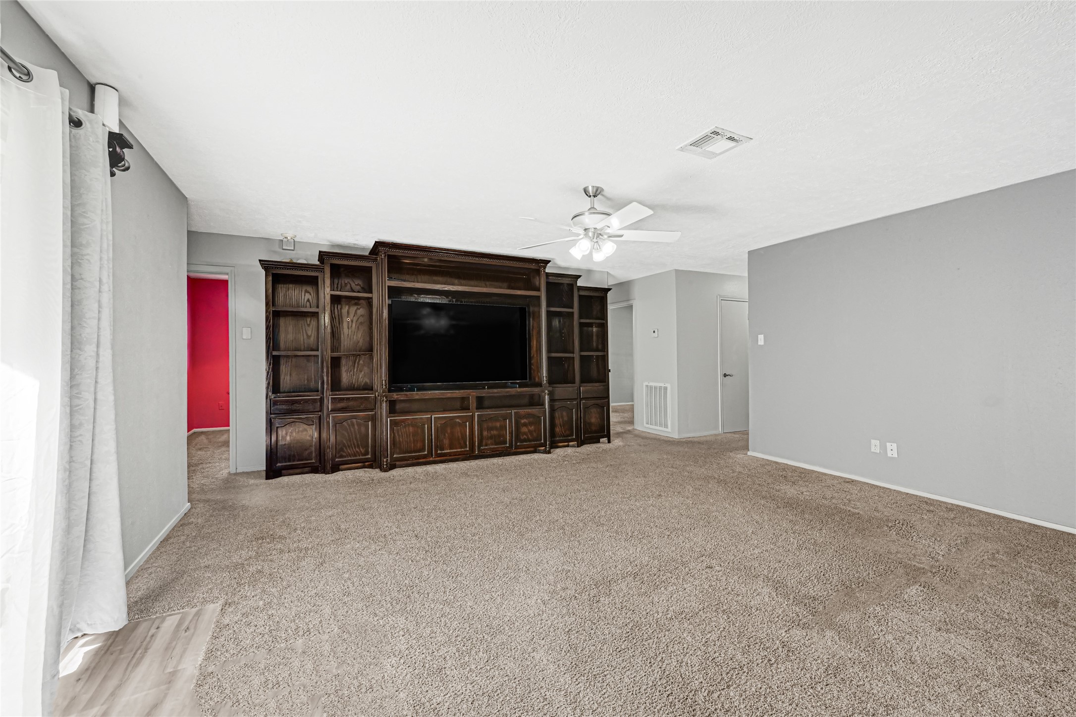 1501 Greenwood Dr Property Photo 5