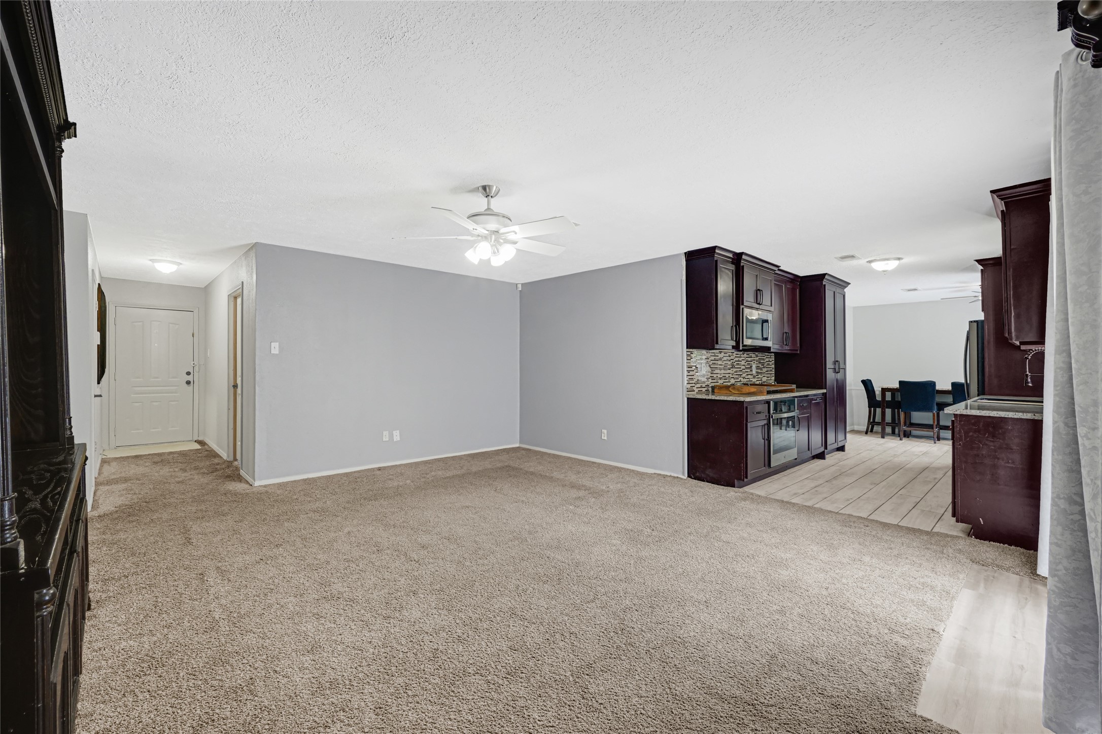 1501 Greenwood Dr Property Photo 6