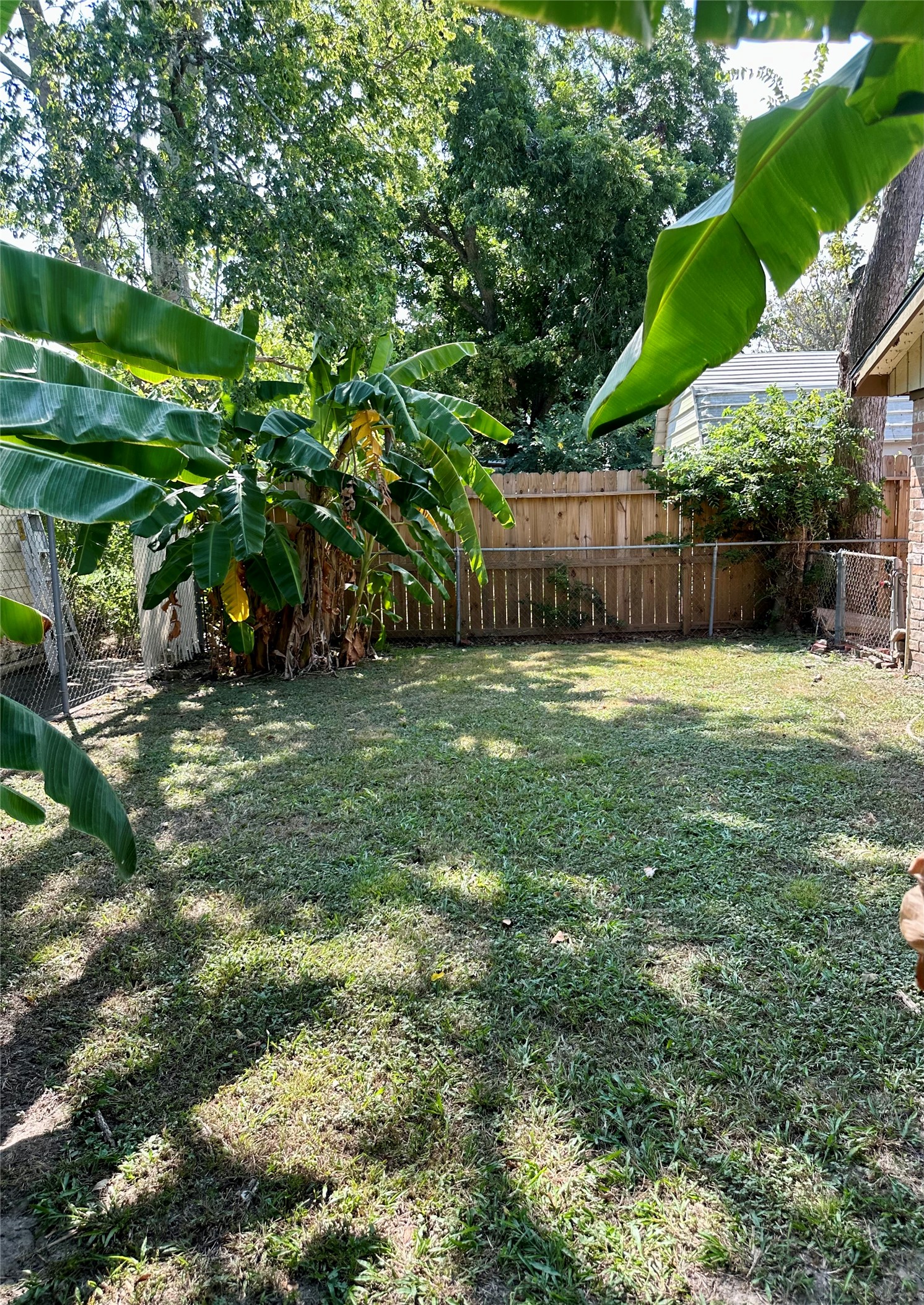 845 Jackson Avenue Property Photo 3