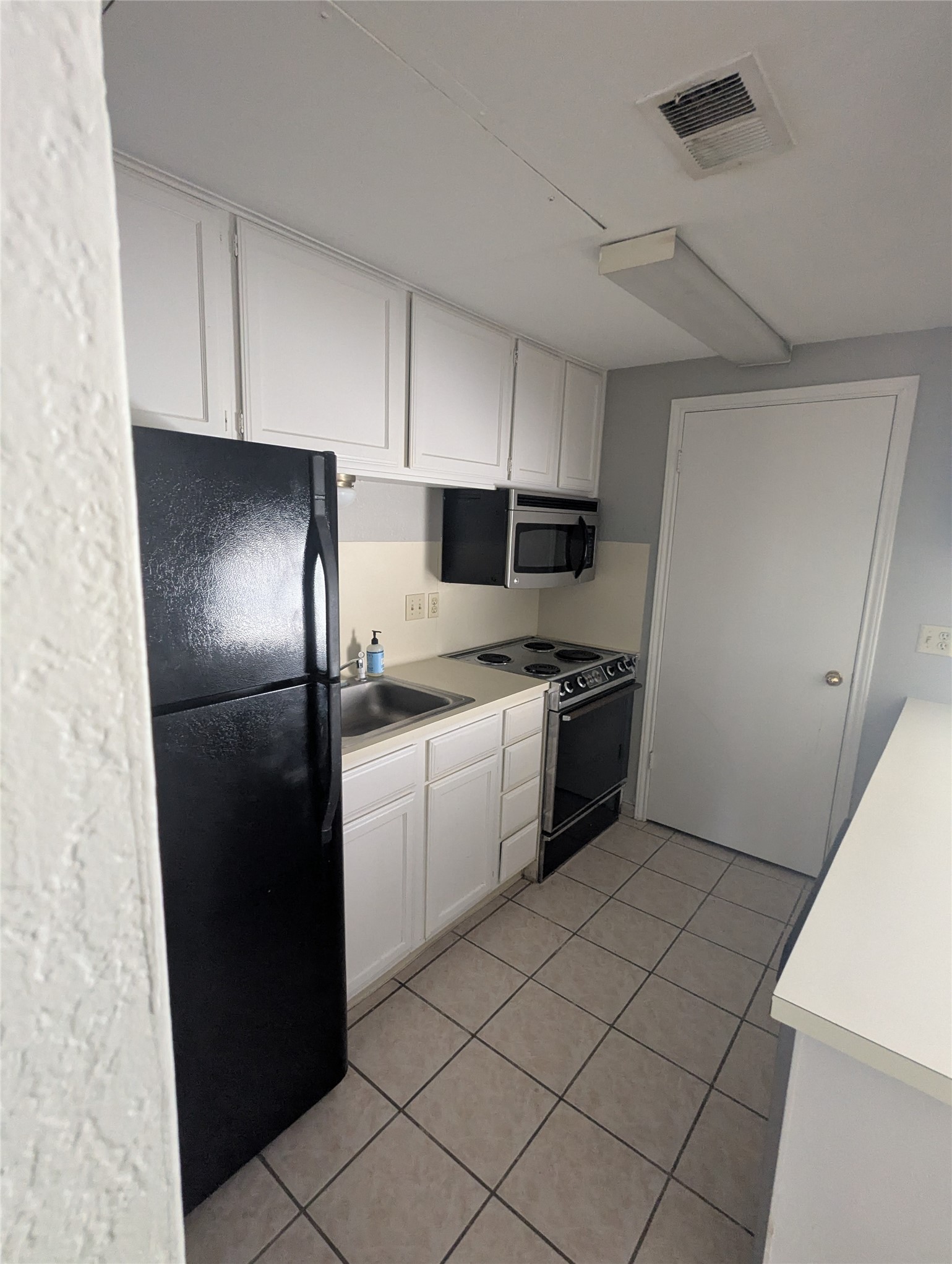 601 Nelray Boulevard 11 Property Photo 3