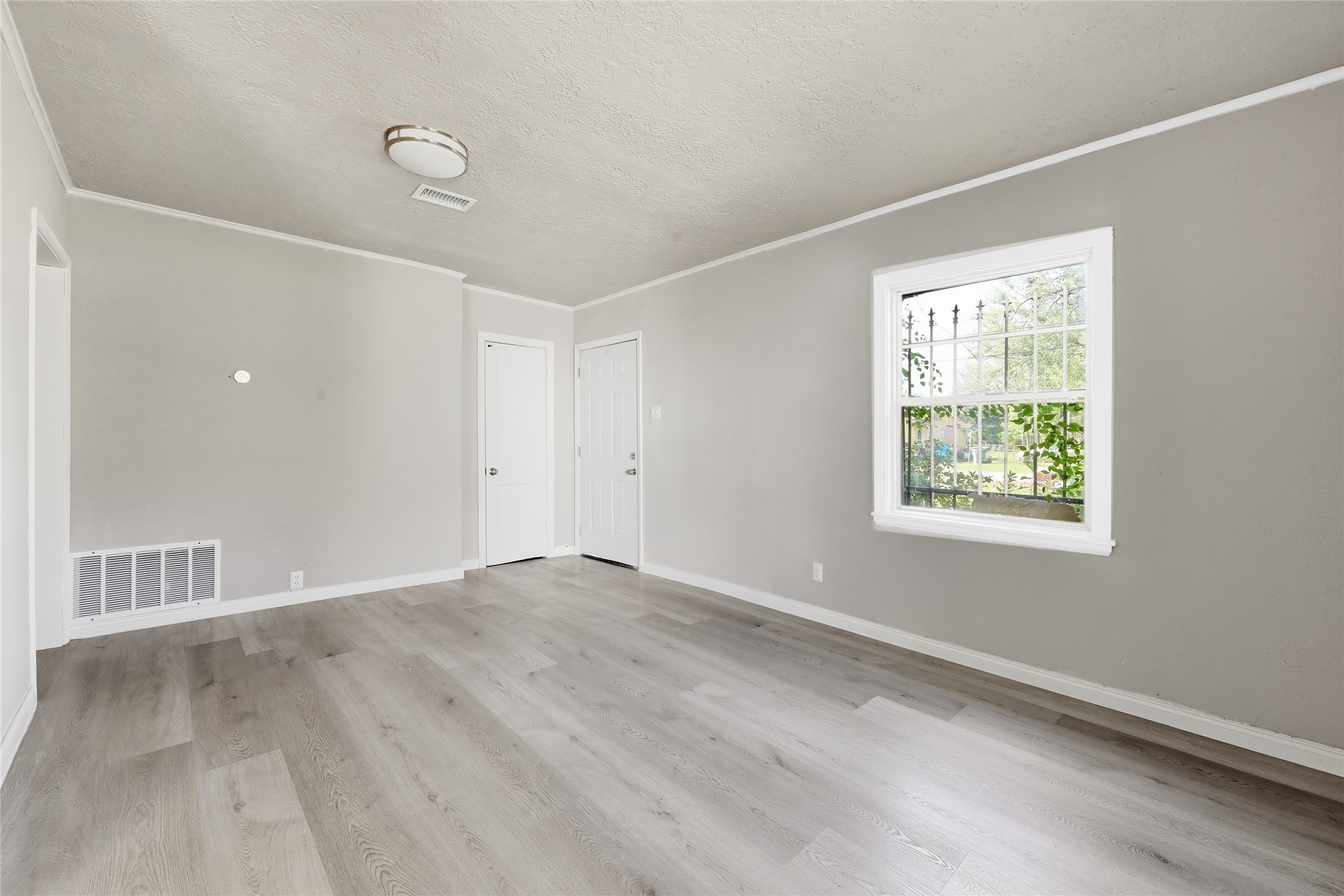 2088 Pope Street Property Photo 5