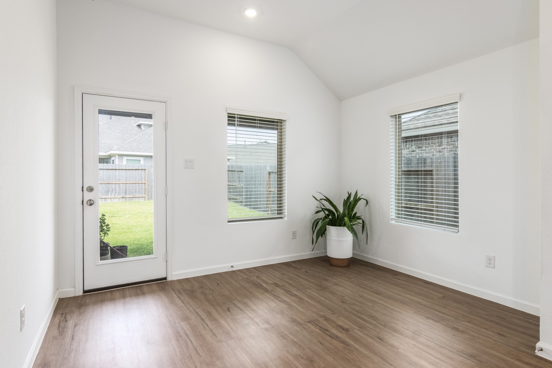 5127 Blessing Drive Property Photo 12