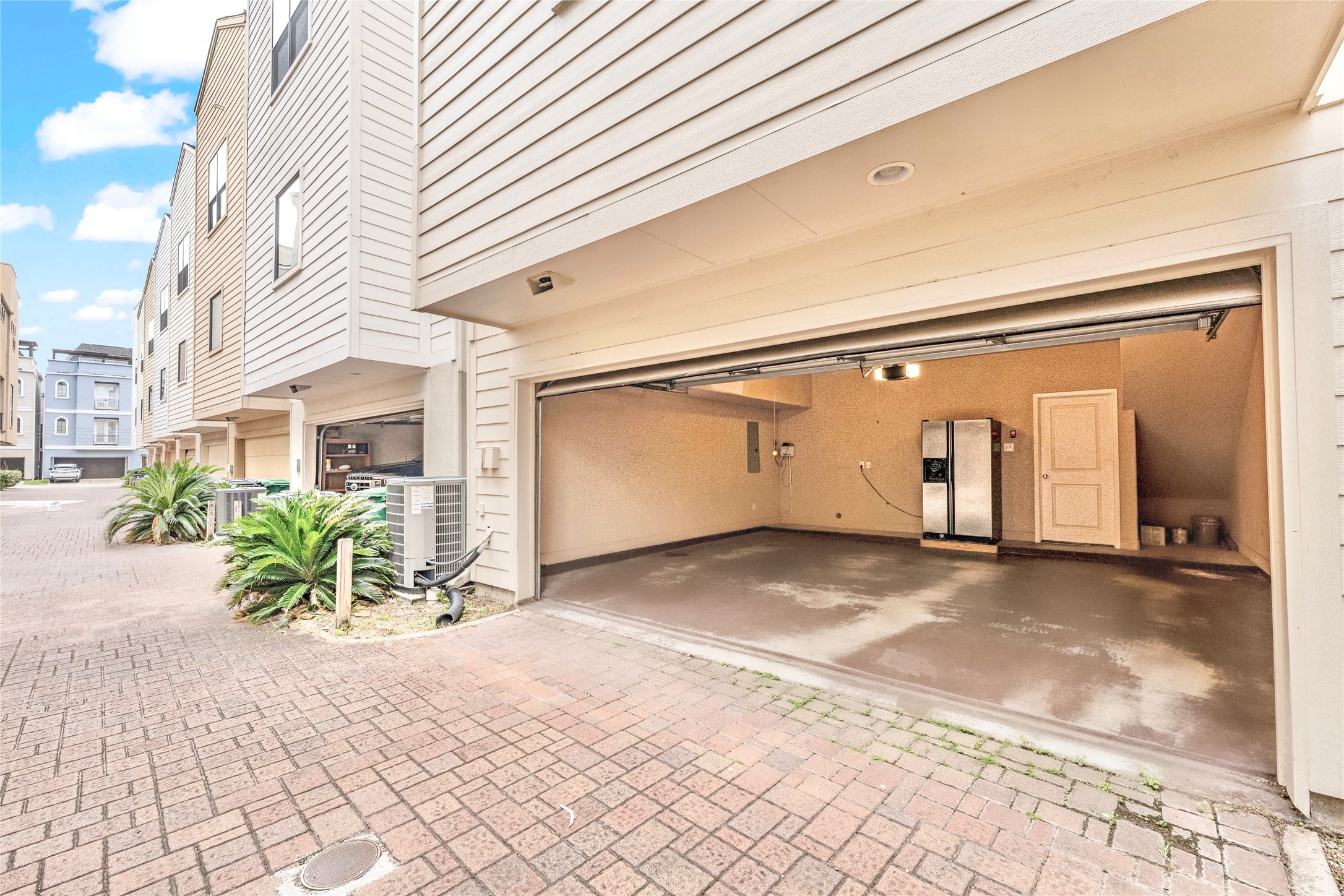 5219 Lillian Street Property Photo 23