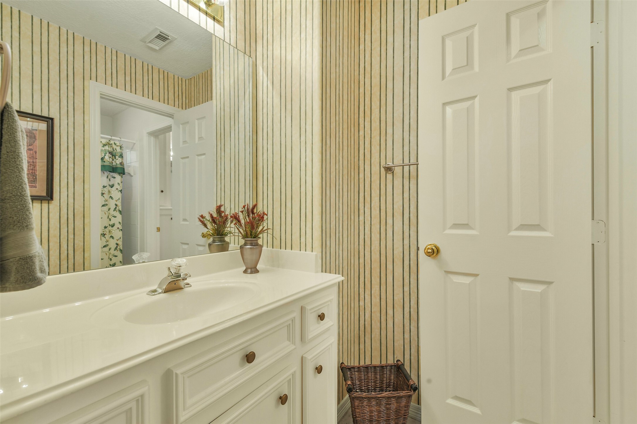 13711 Cahill Court Property Photo 28
