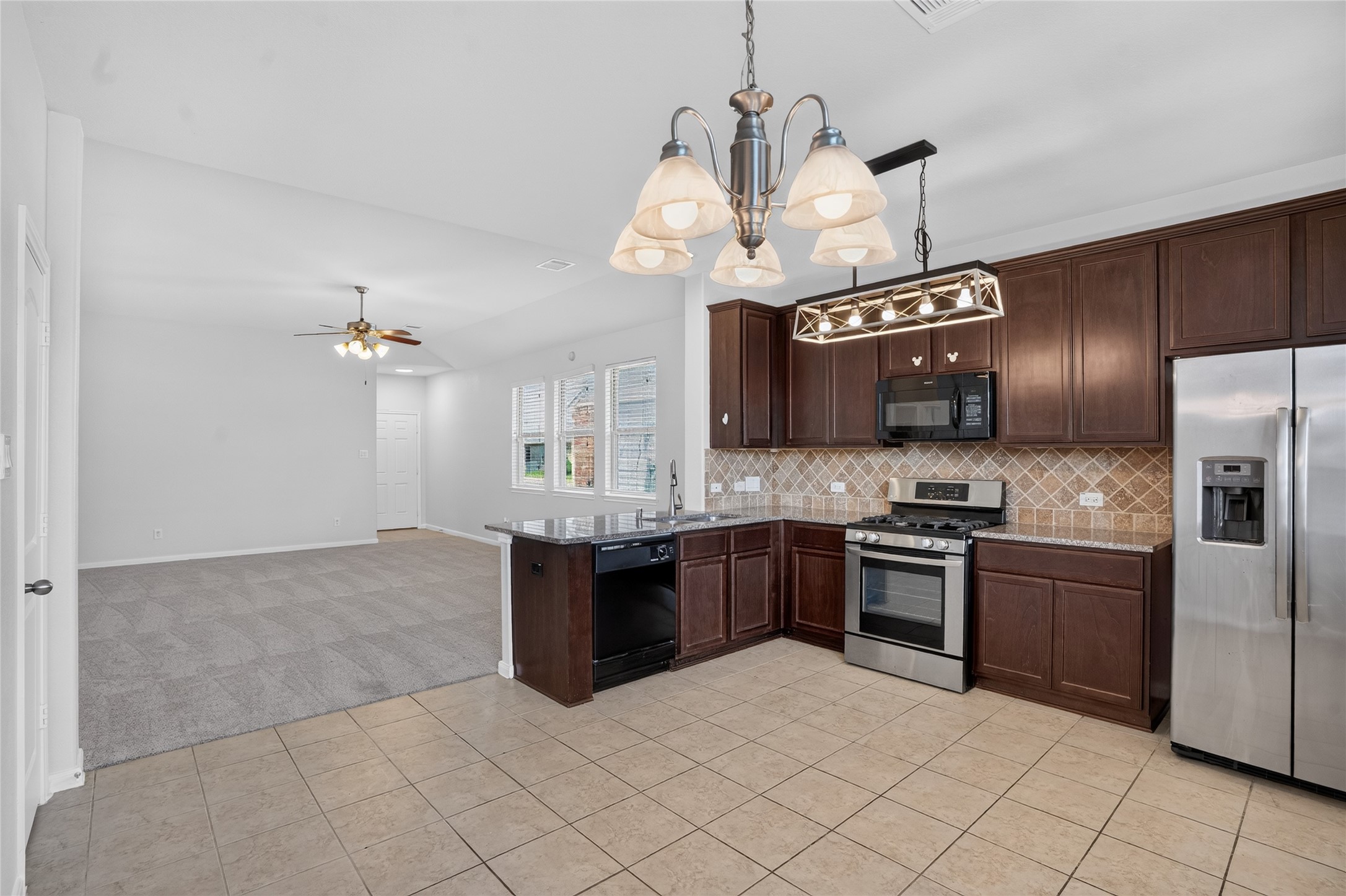 2411 Cactus Bend Drive Property Photo 2