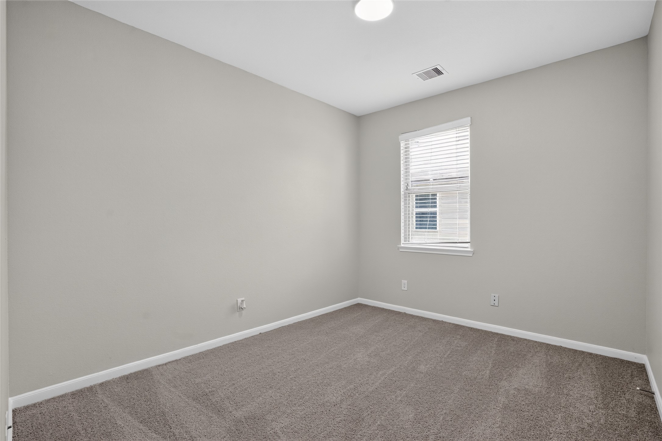 2411 Cactus Bend Drive Property Photo 10