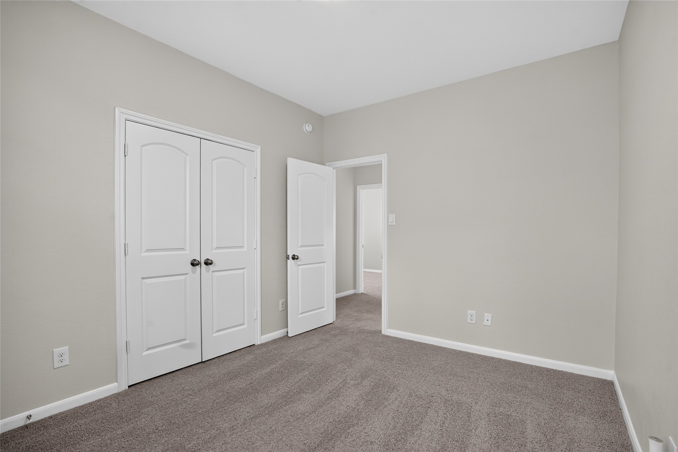 2411 Cactus Bend Drive Property Photo 11