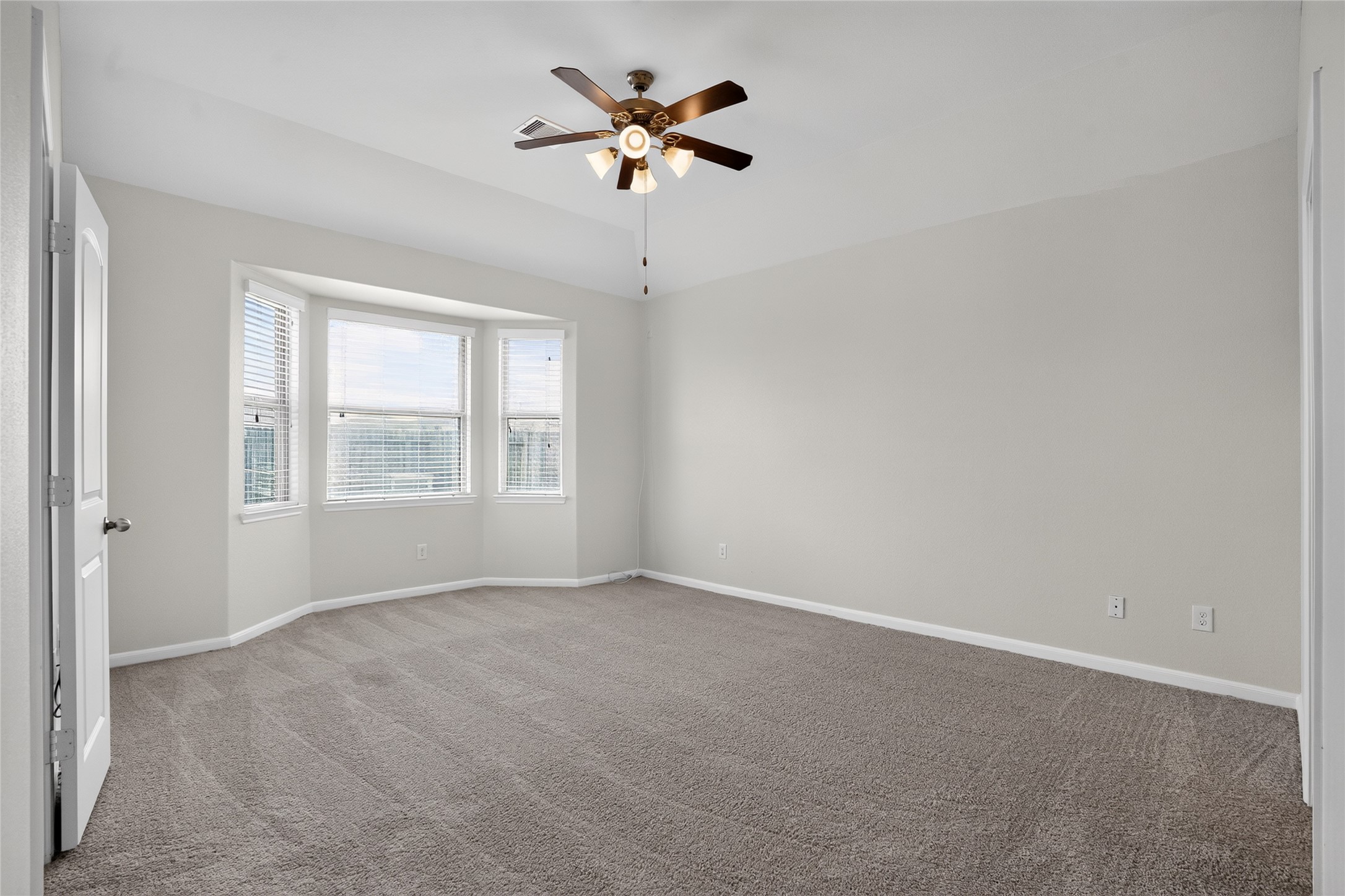 2411 Cactus Bend Drive Property Photo 12