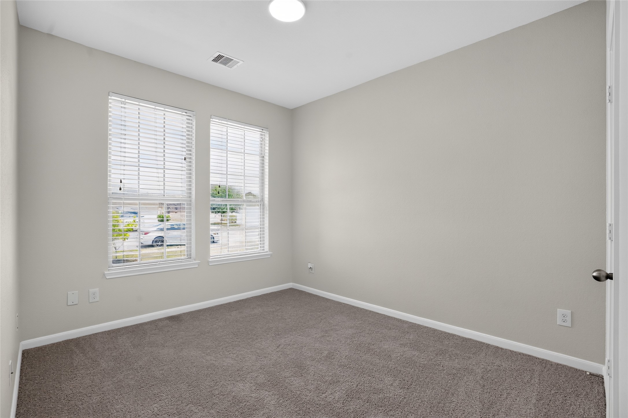 2411 Cactus Bend Drive Property Photo 13