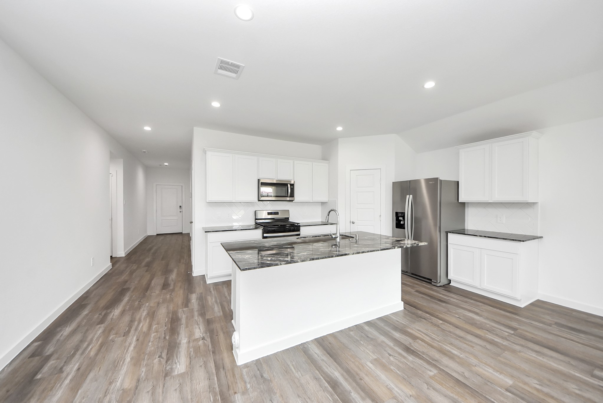 8614 Shumard Oak Drive Property Photo 9