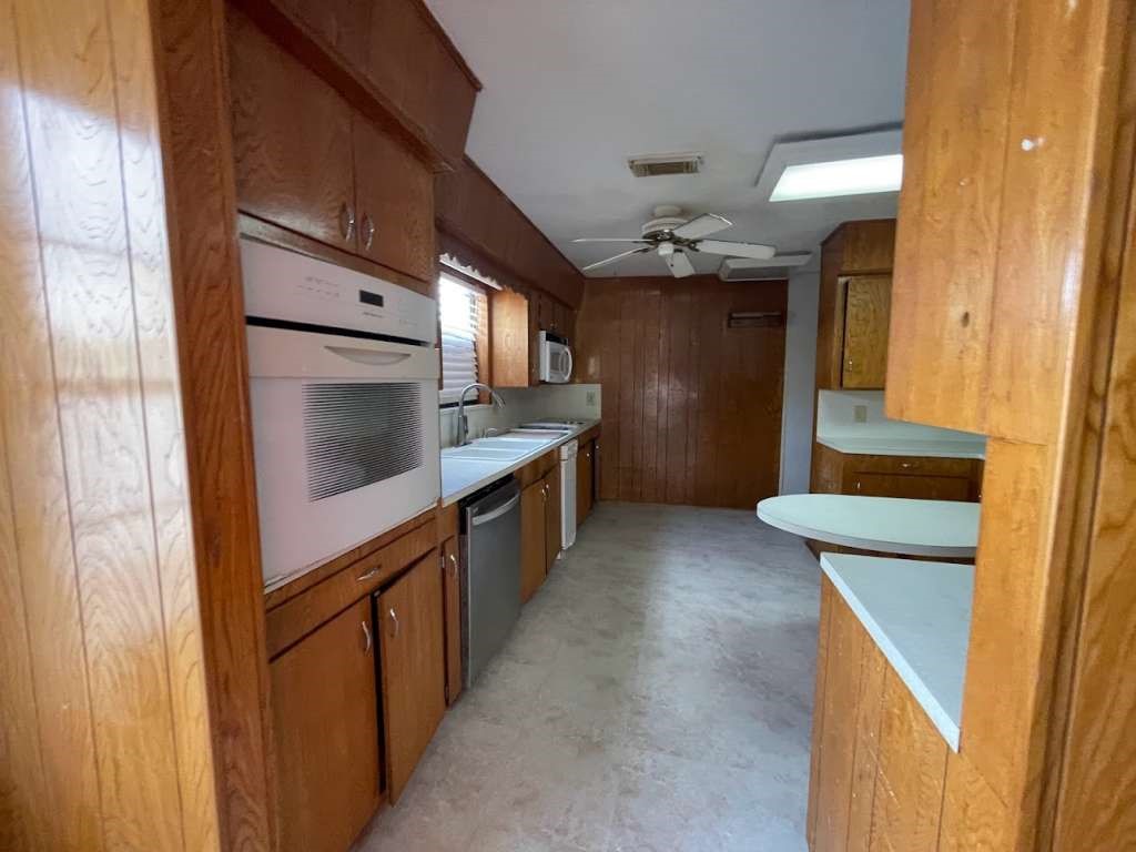 605 S Main Street 25 Property Photo 5