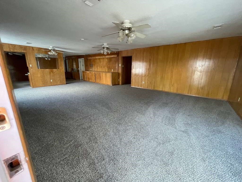605 S Main Street 25 Property Photo 6