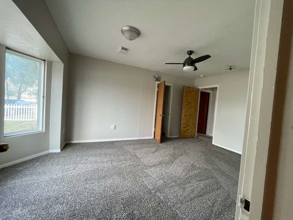 605 S Main Street 25 Property Photo 11